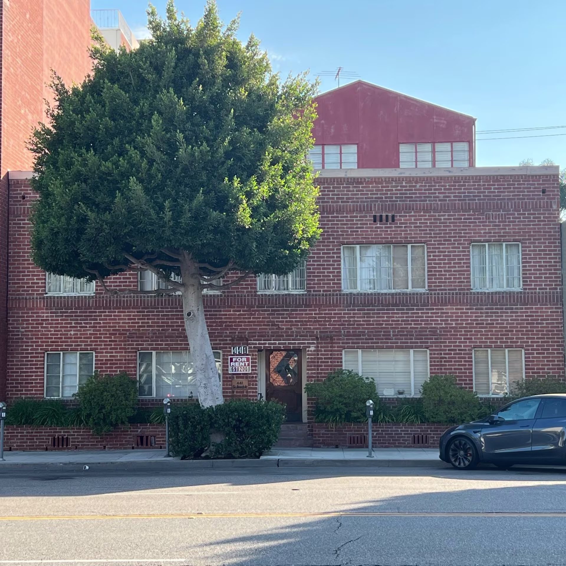 441 S Beverly Dr