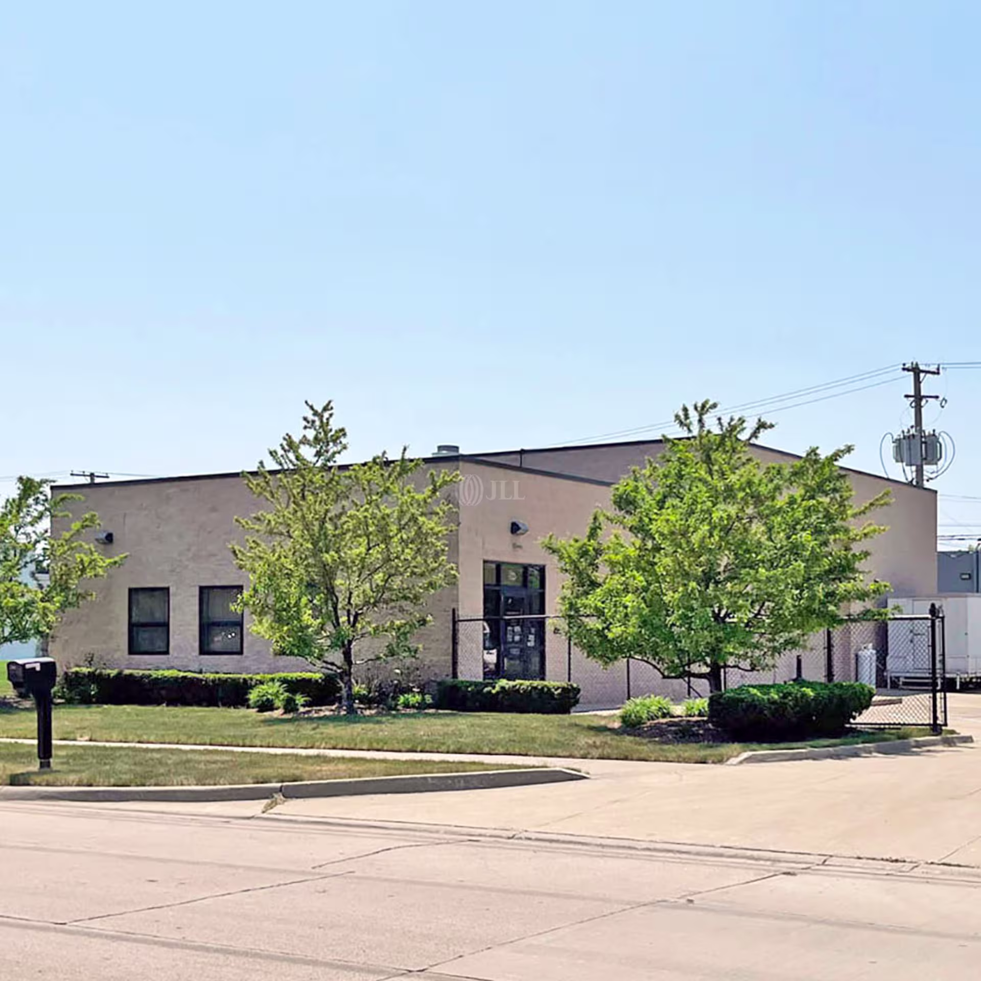23425-24385 Blackstone Ave
