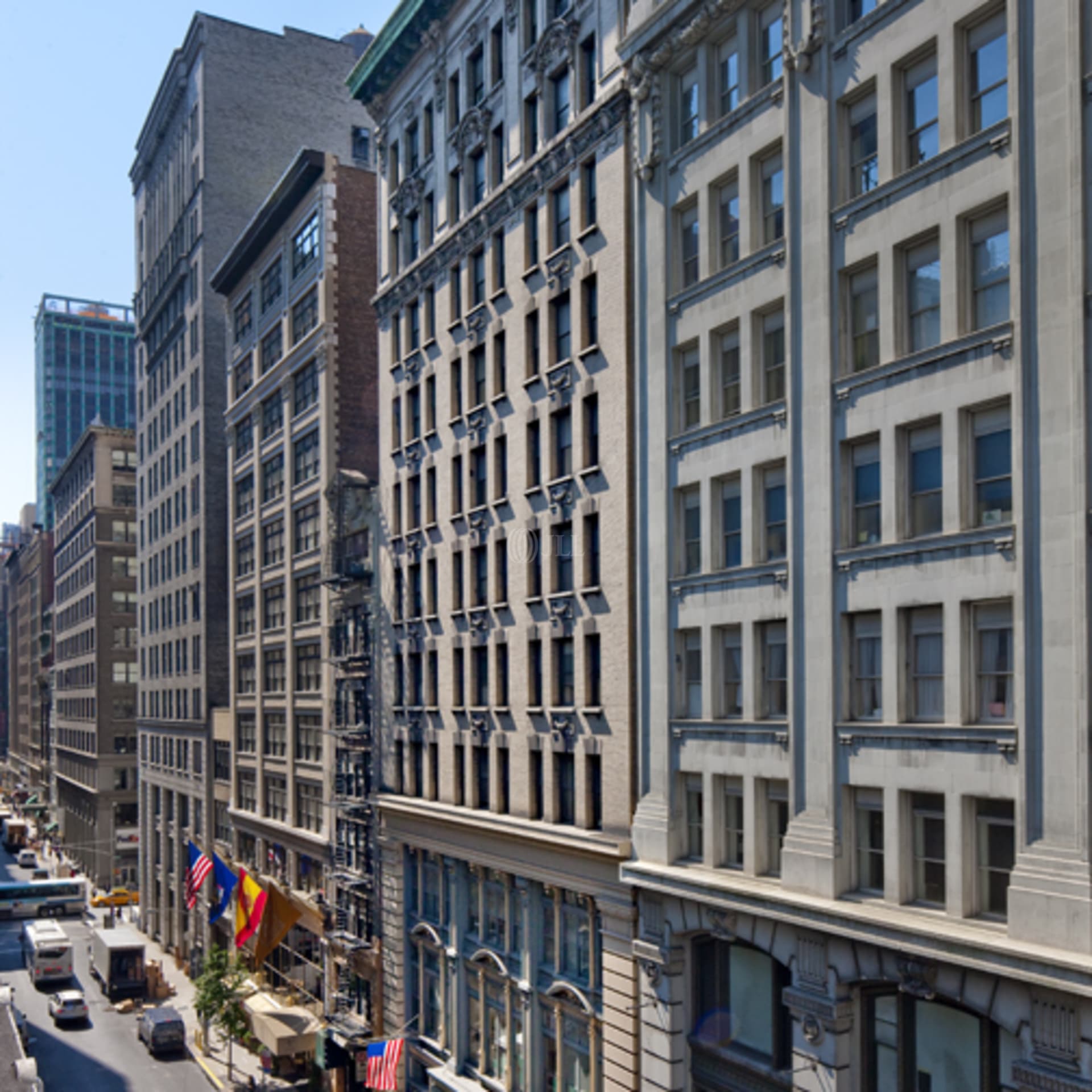 6 E 32nd St