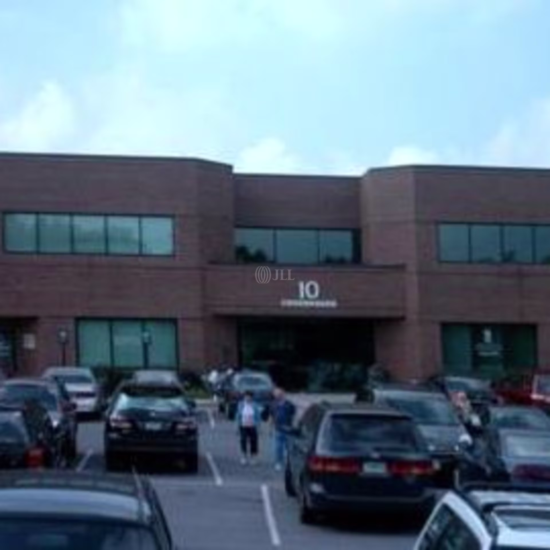 10 Crossroads Dr