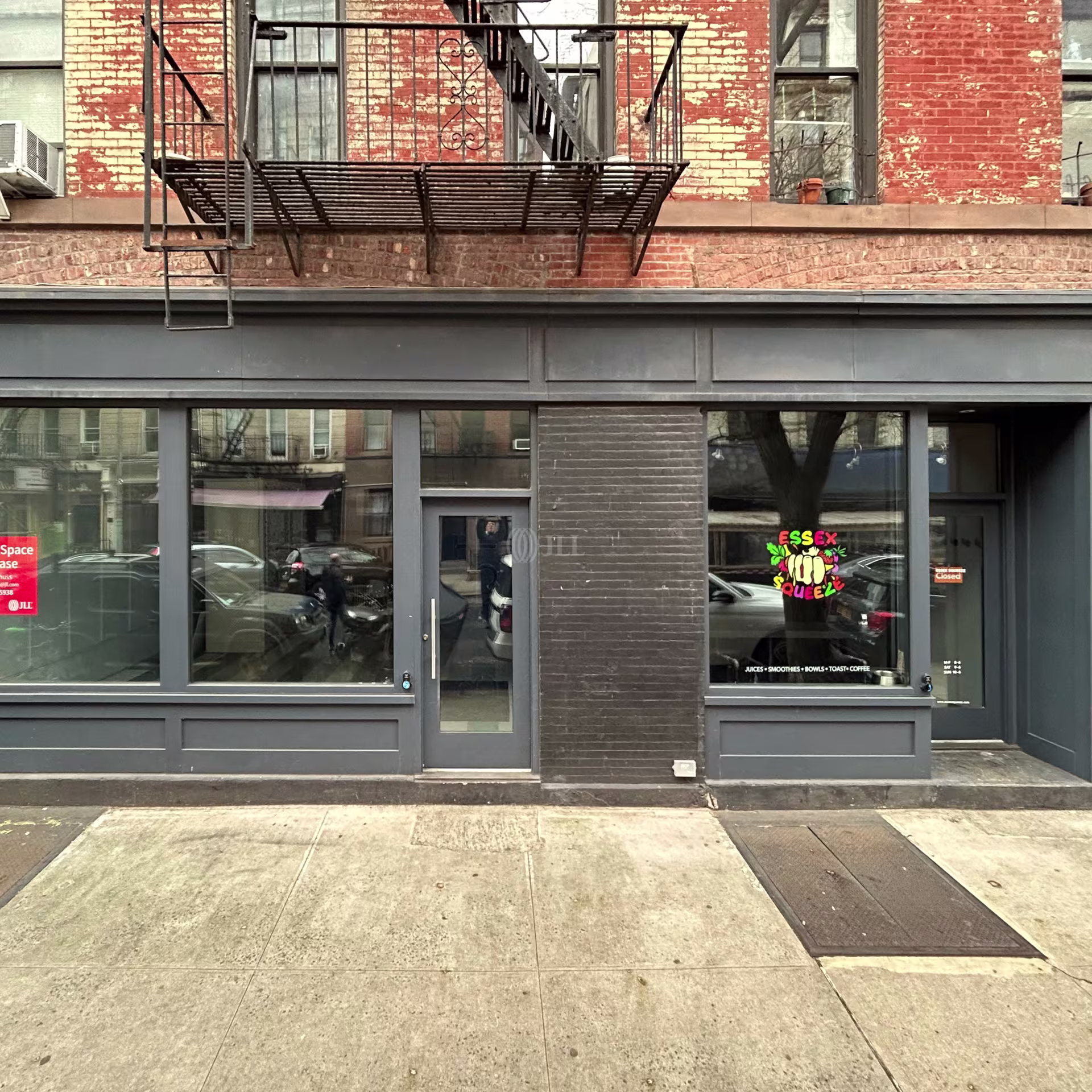 300 E 5th St
