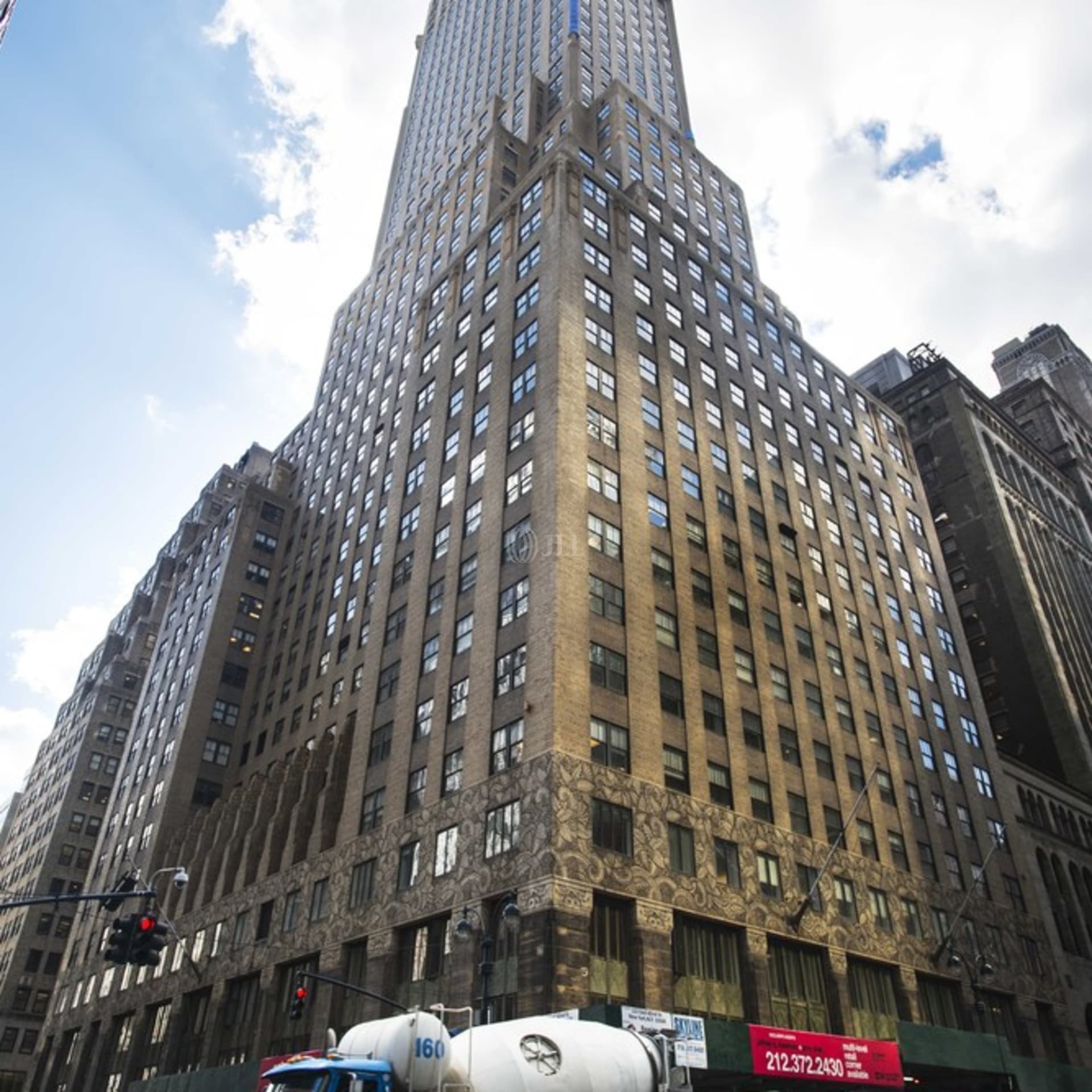 122 E 42nd St