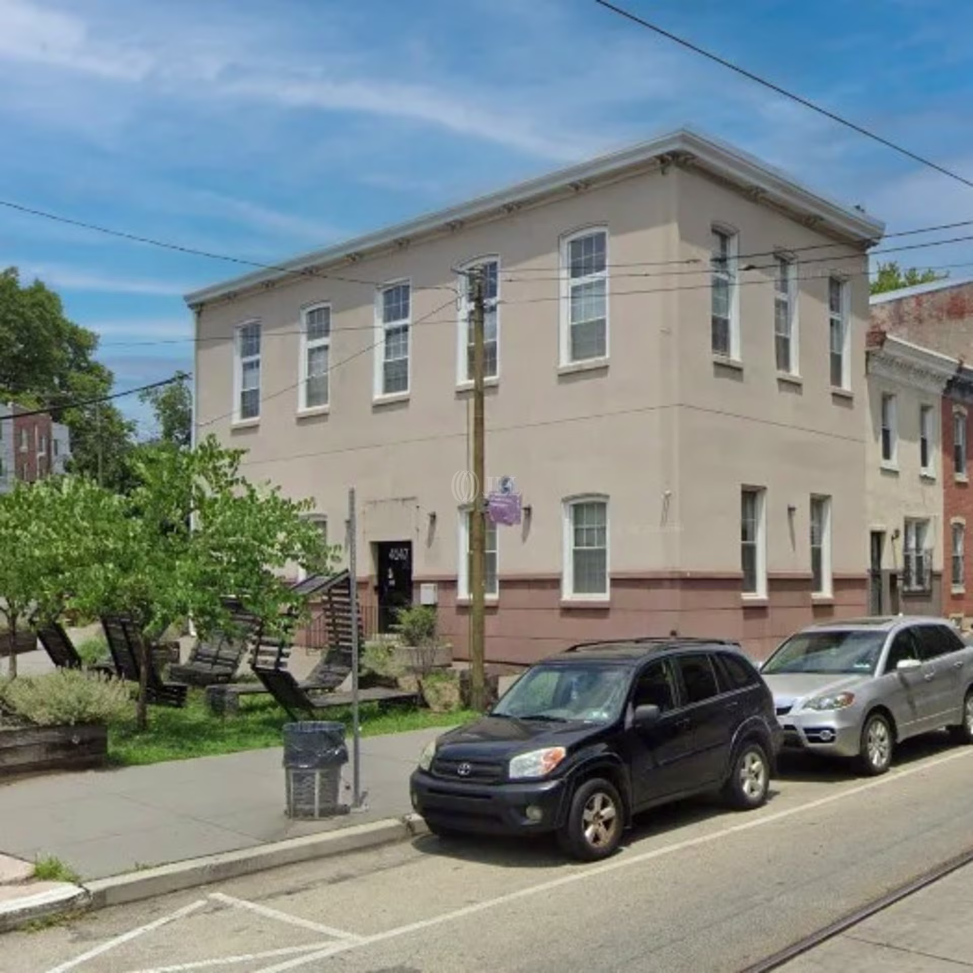 4147 Woodland Ave
