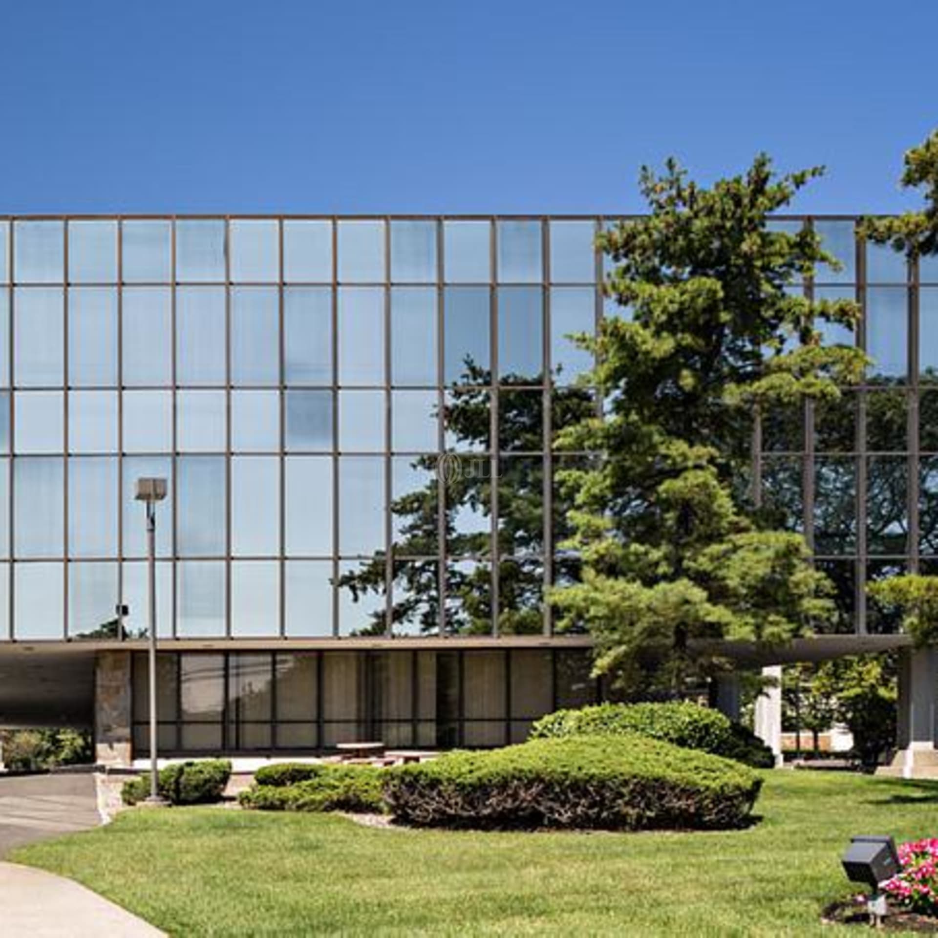 6 Commerce Dr