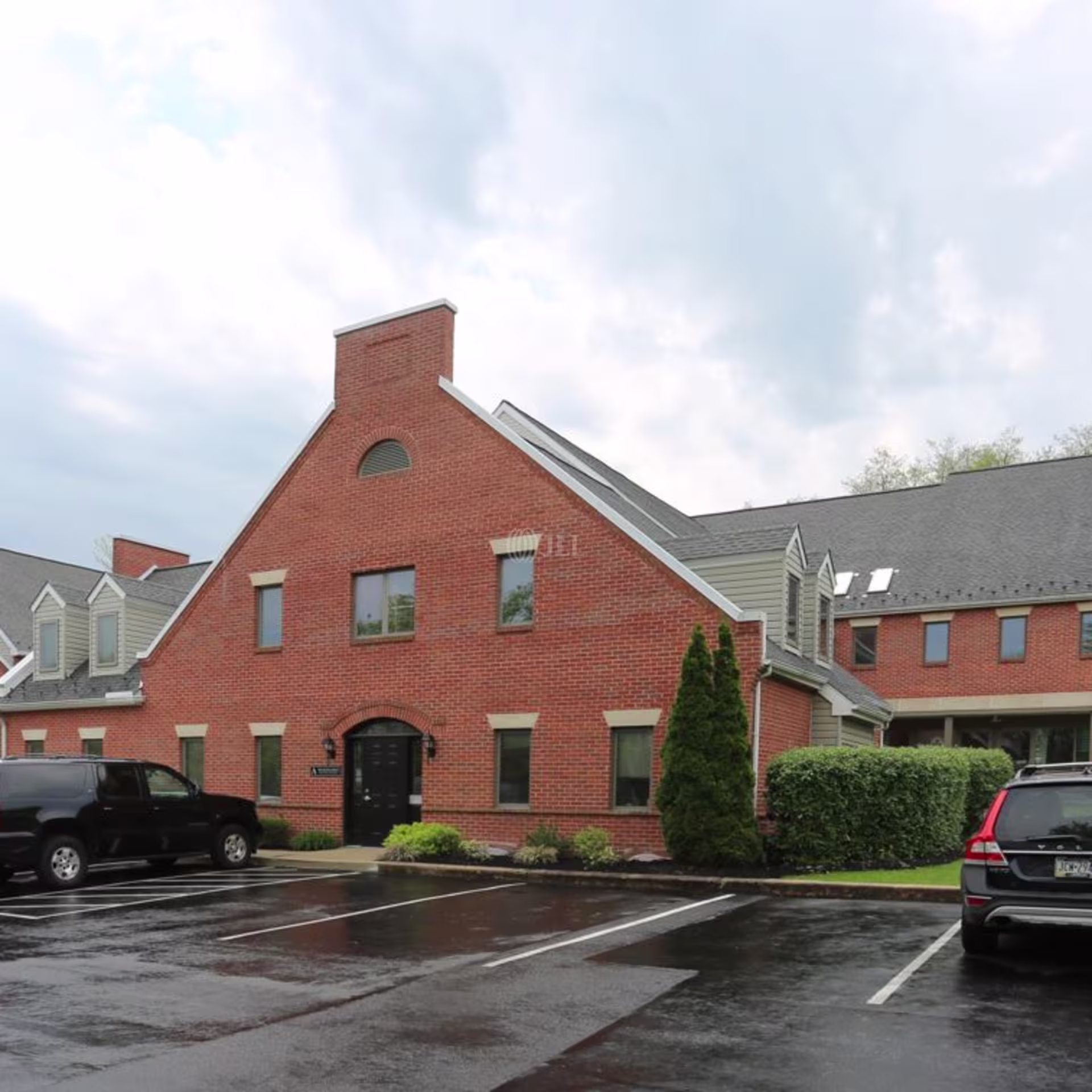 270 W. Lancaster Ave