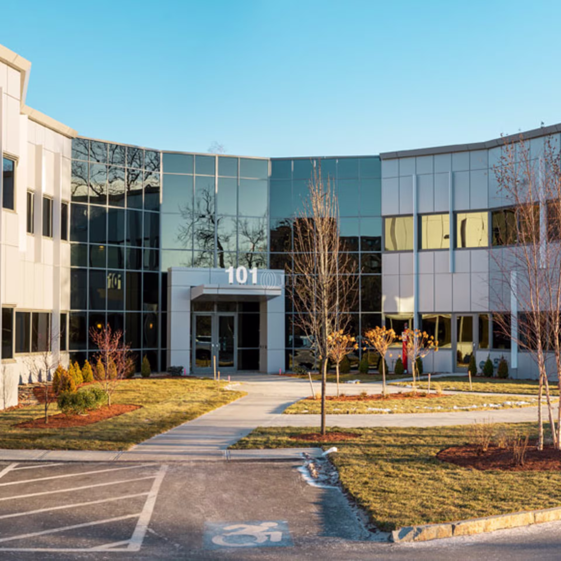 101 Edgewater Dr
