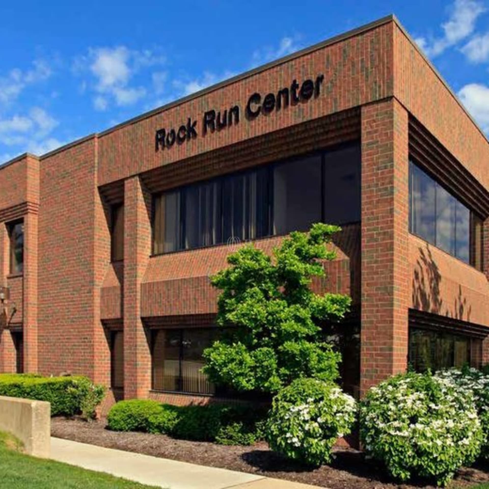 5700 Lombardo Ctr