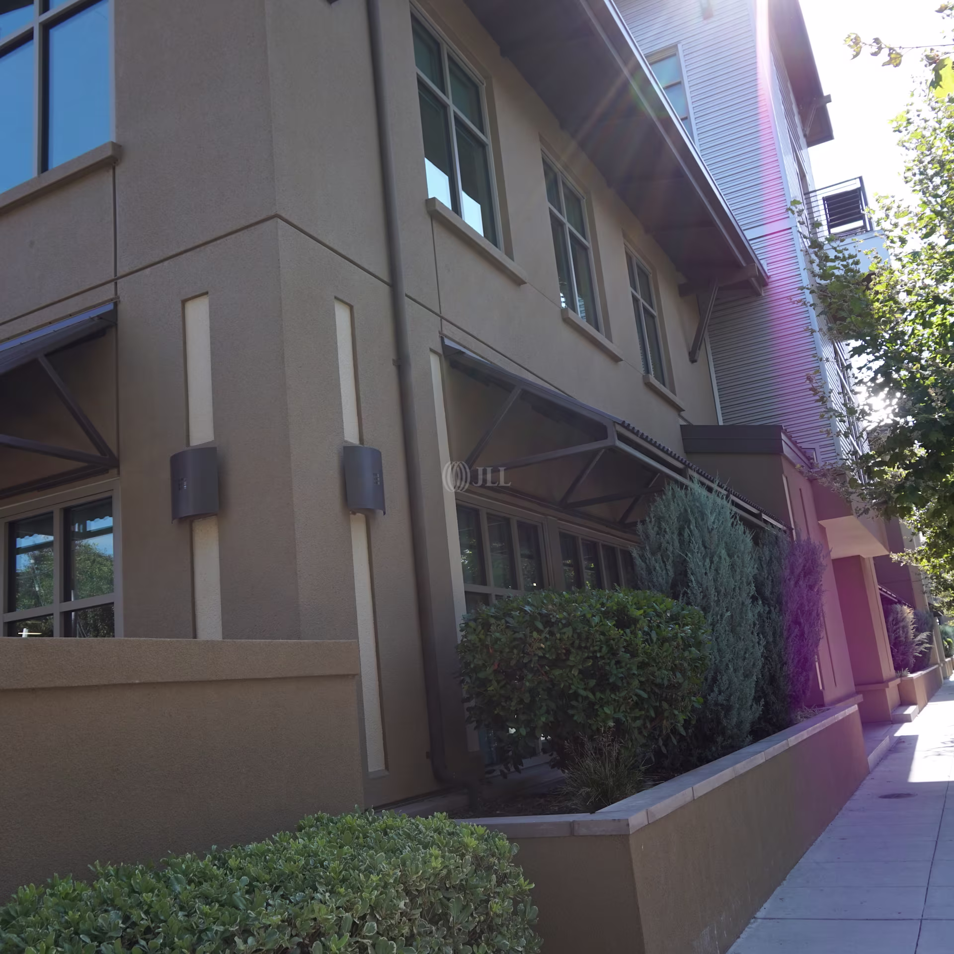 150 W Evelyn Ave