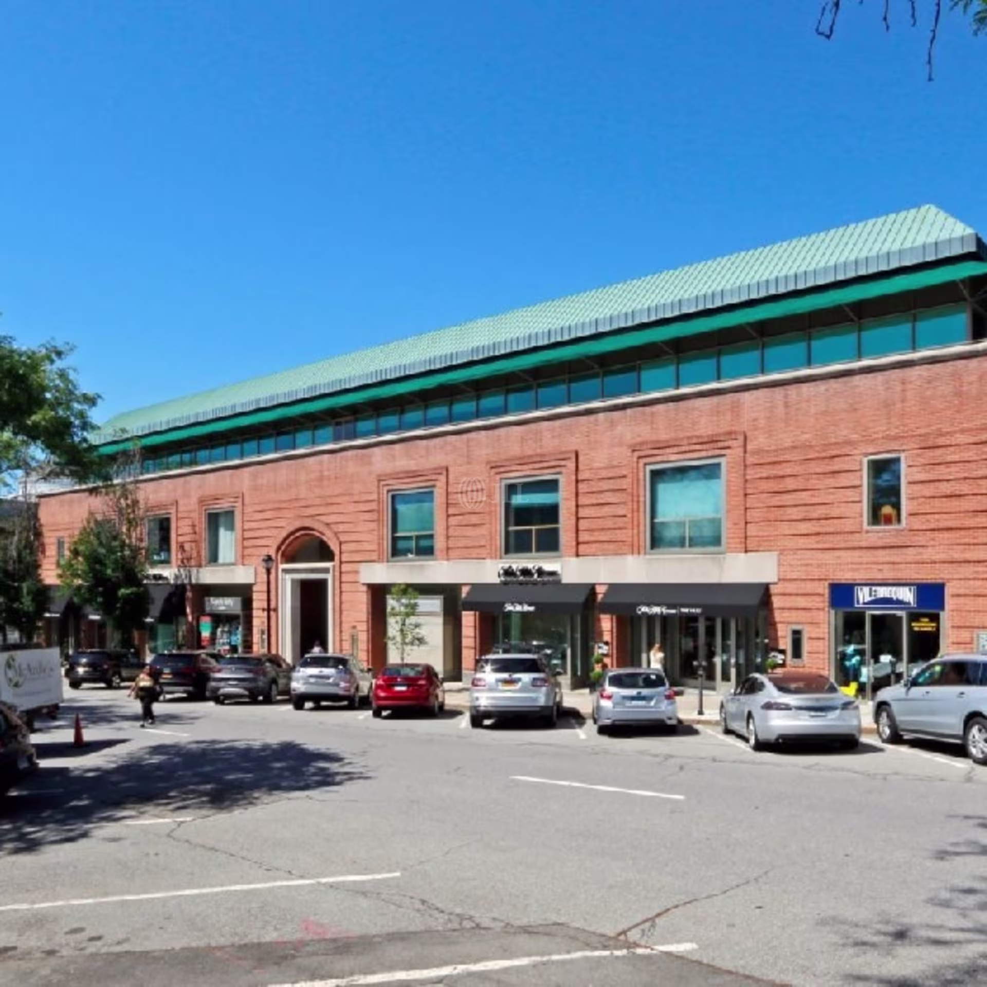 200 Greenwich Ave