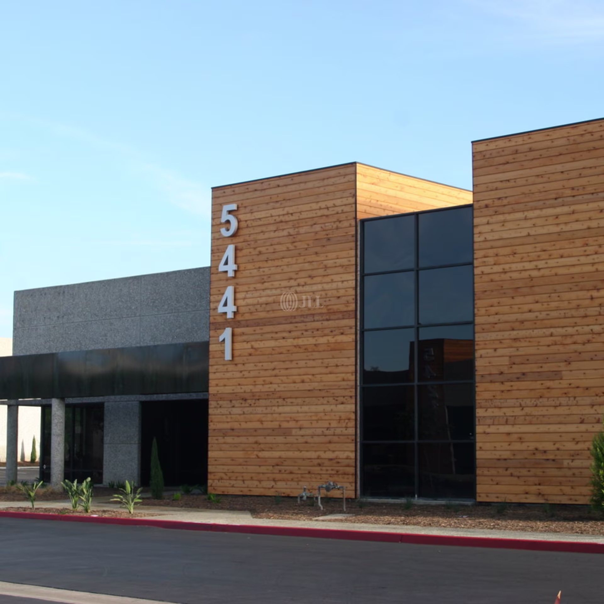 5441 Avenida Encinas