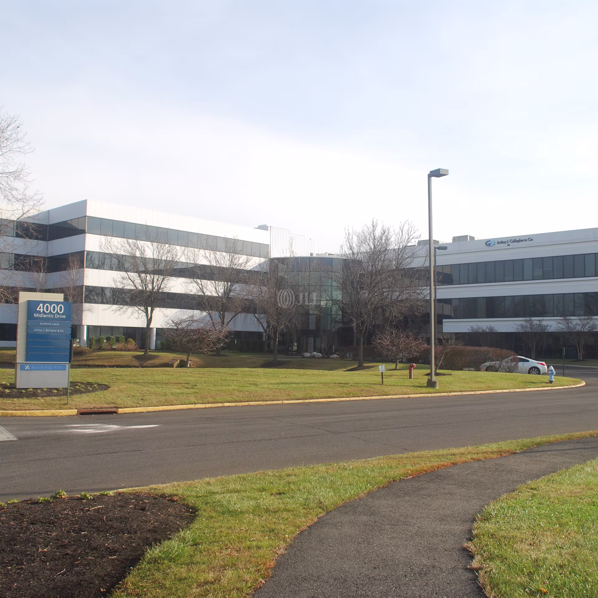 4000 Midlantic Dr