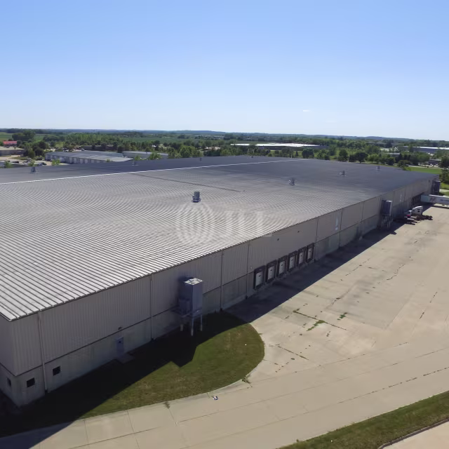 2630 Independence Rd — Lease in Iowa City, IA, photo 3 of 4