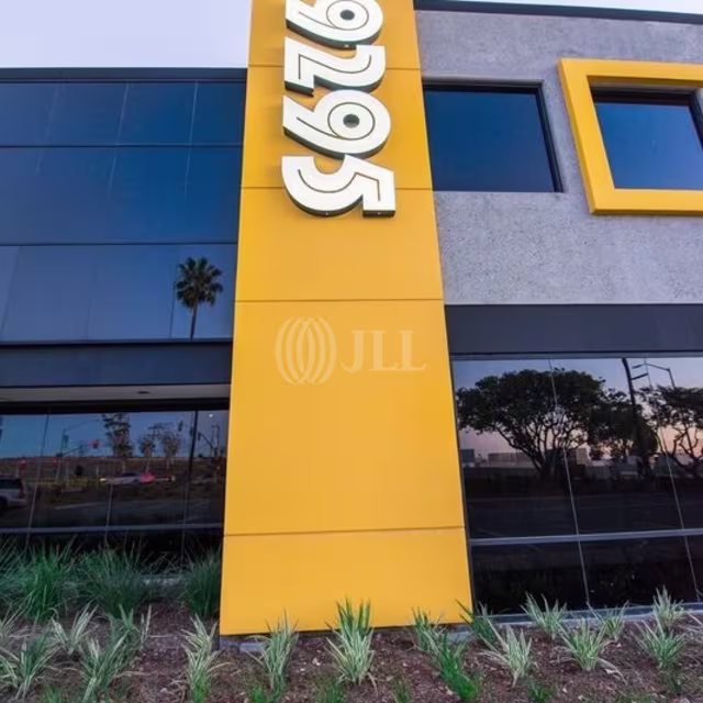 Frontera Business Park - Bldg 8 — Lease in San Diego, CA, photo 3 of 4