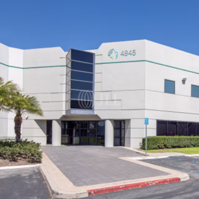 4935-4945 E Hunter Ave — Lease in Anaheim, CA, photo 3 of 4