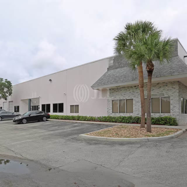 Cypress Creek Industrial Park — Lease in Fort Lauderdale, FL, photo 3 of 4