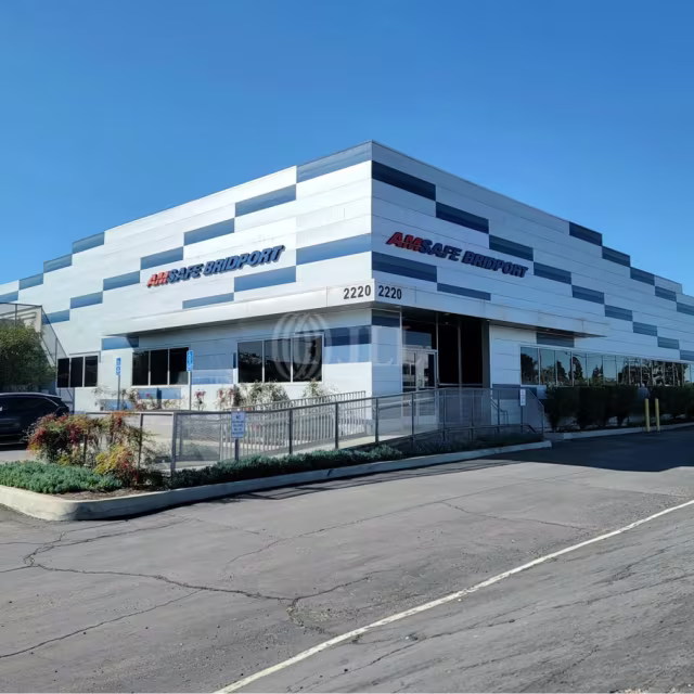 2220 E Cerritos Ave — Lease in Anaheim, CA, photo 3 of 4