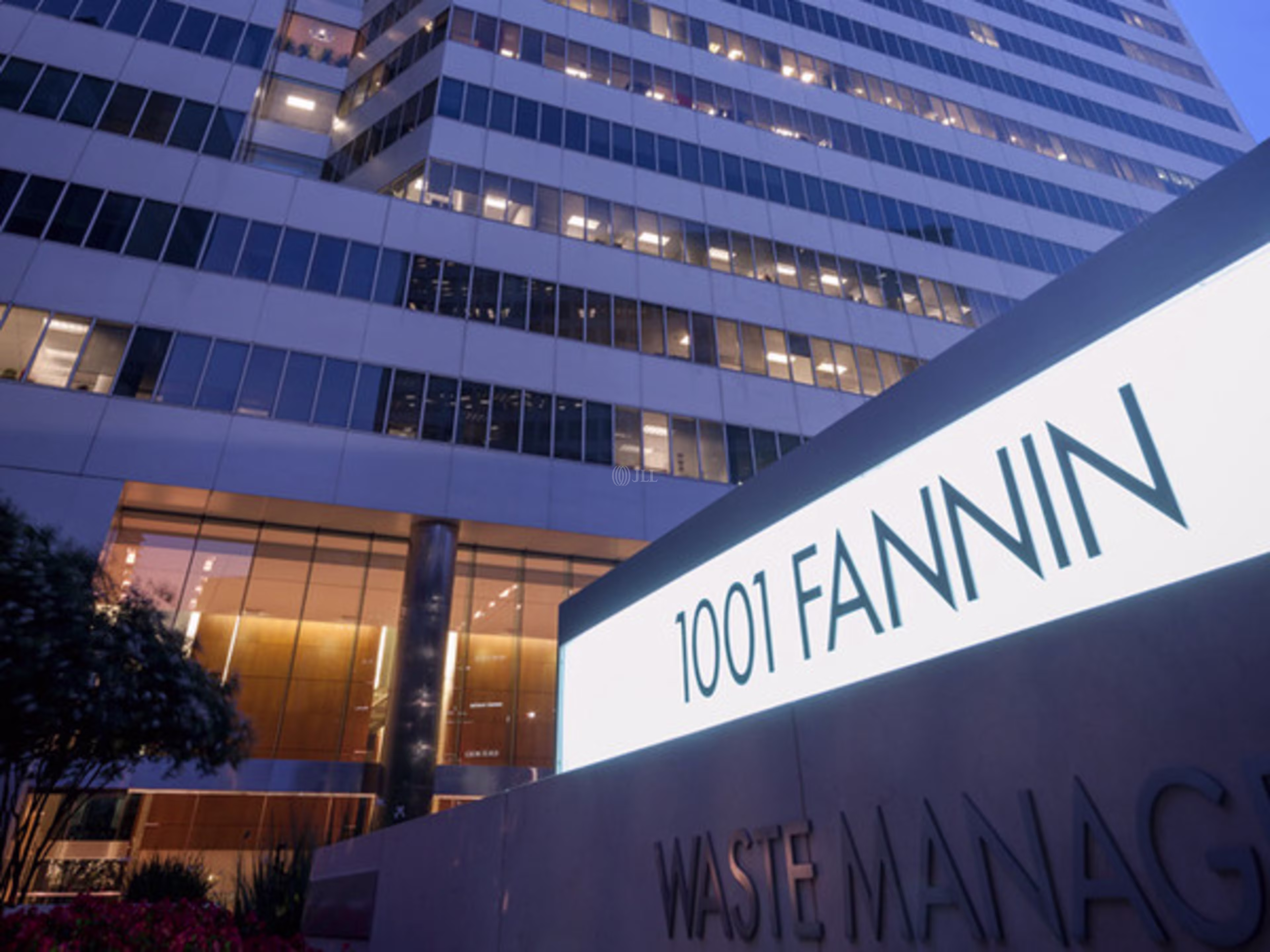 1001 Fannin