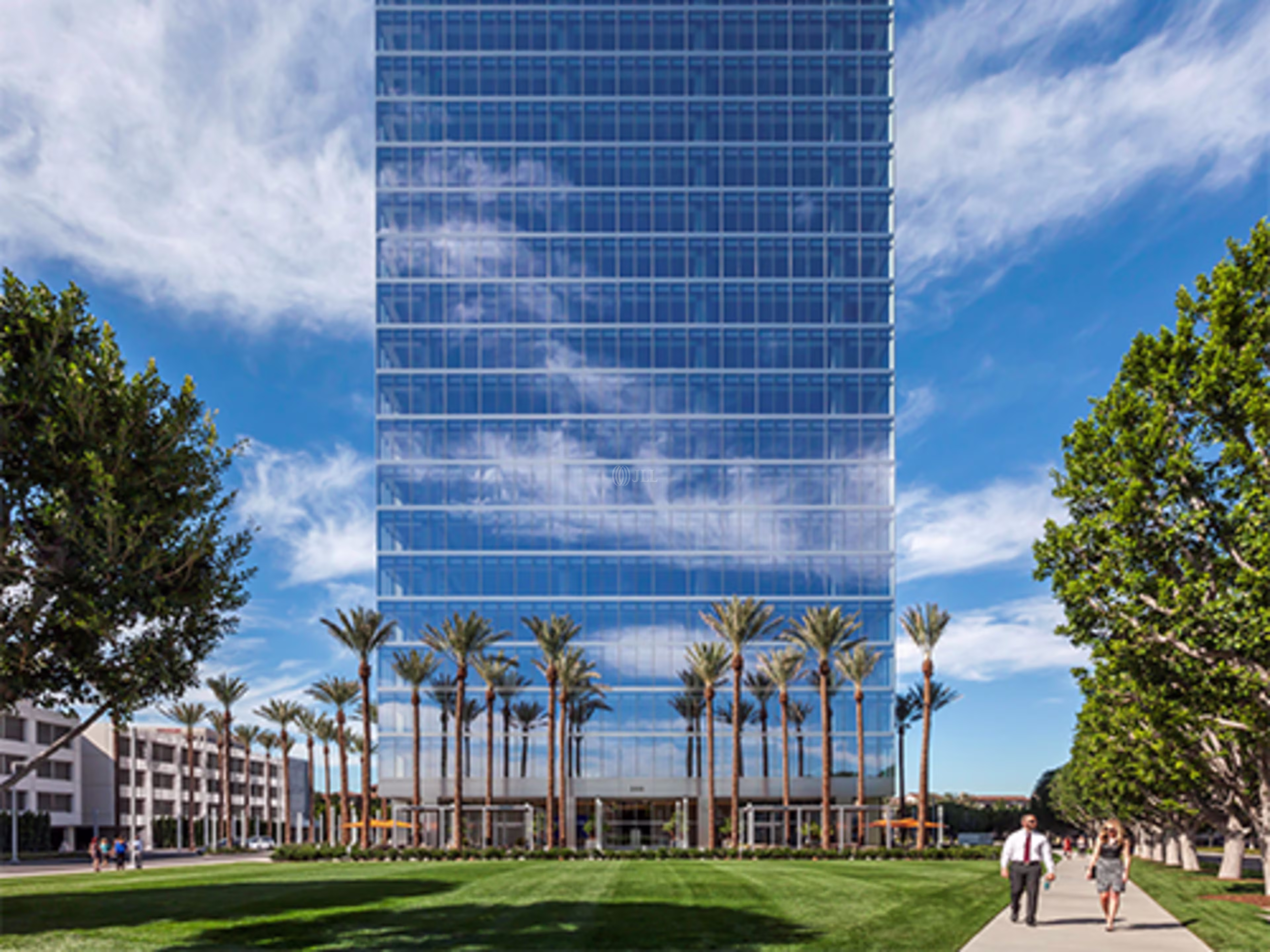 400 Spectrum Center