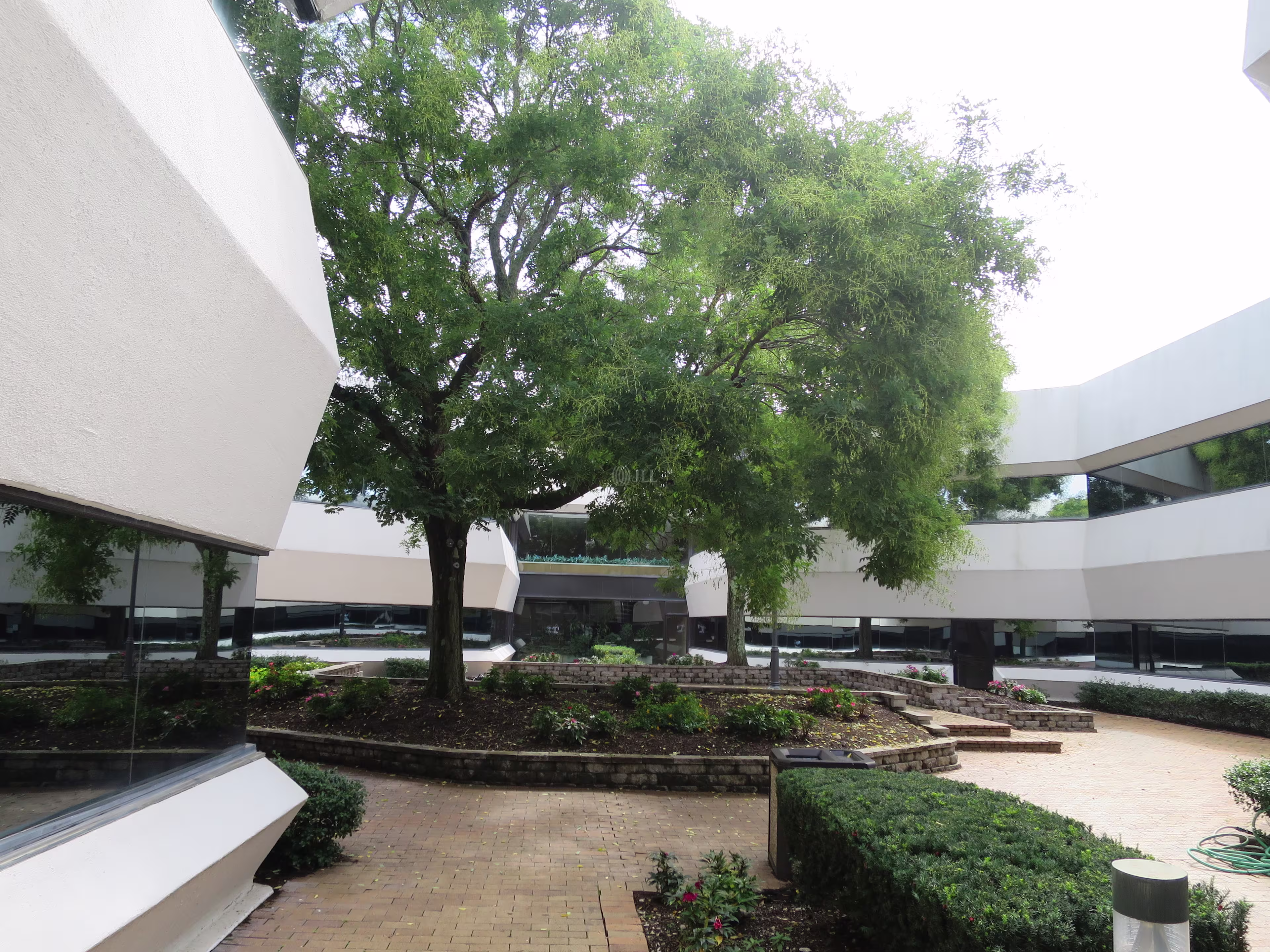 N Shore Atrium I
