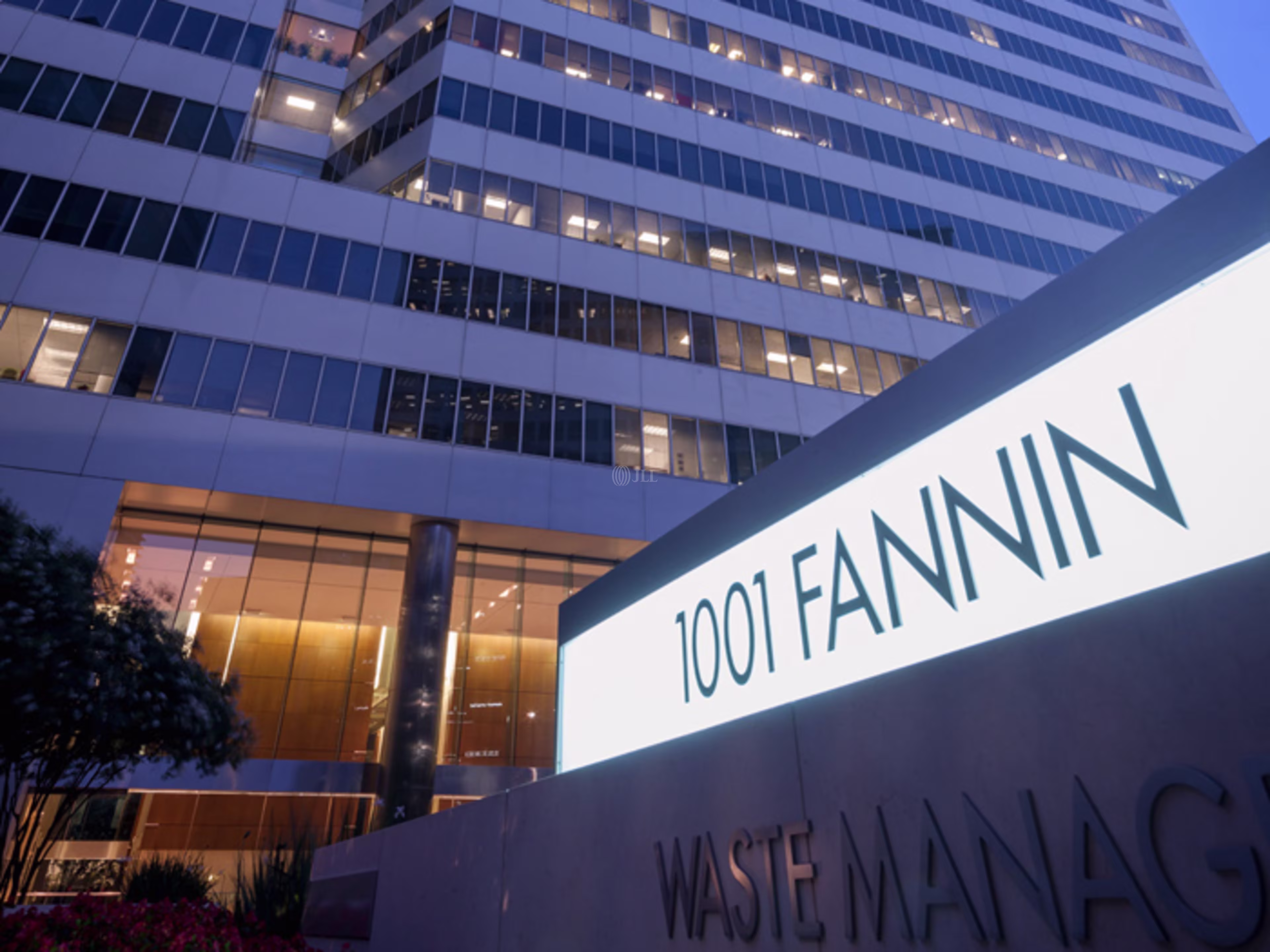 1001 Fannin