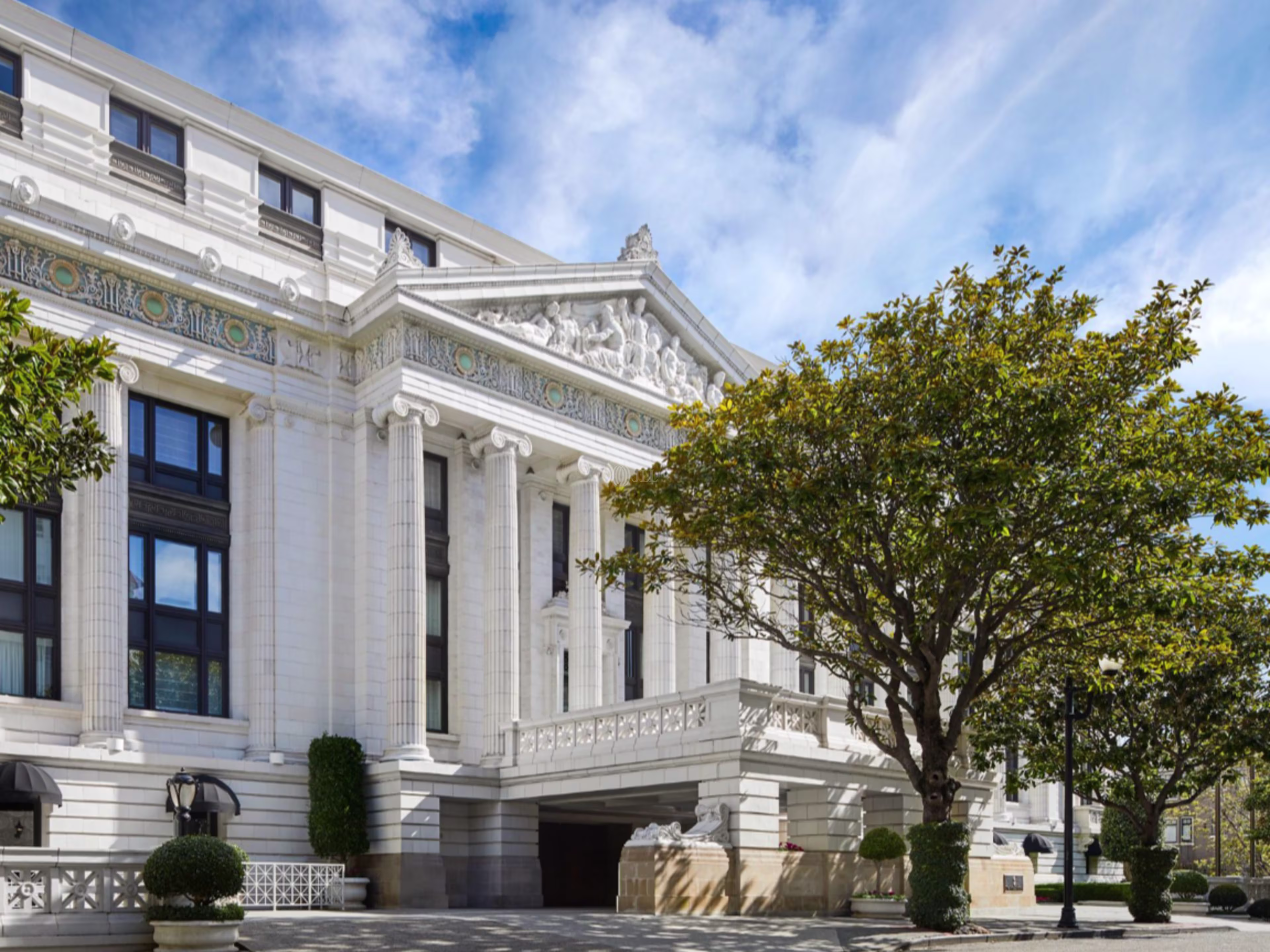 The Ritz-Carlton Hotel - Retail