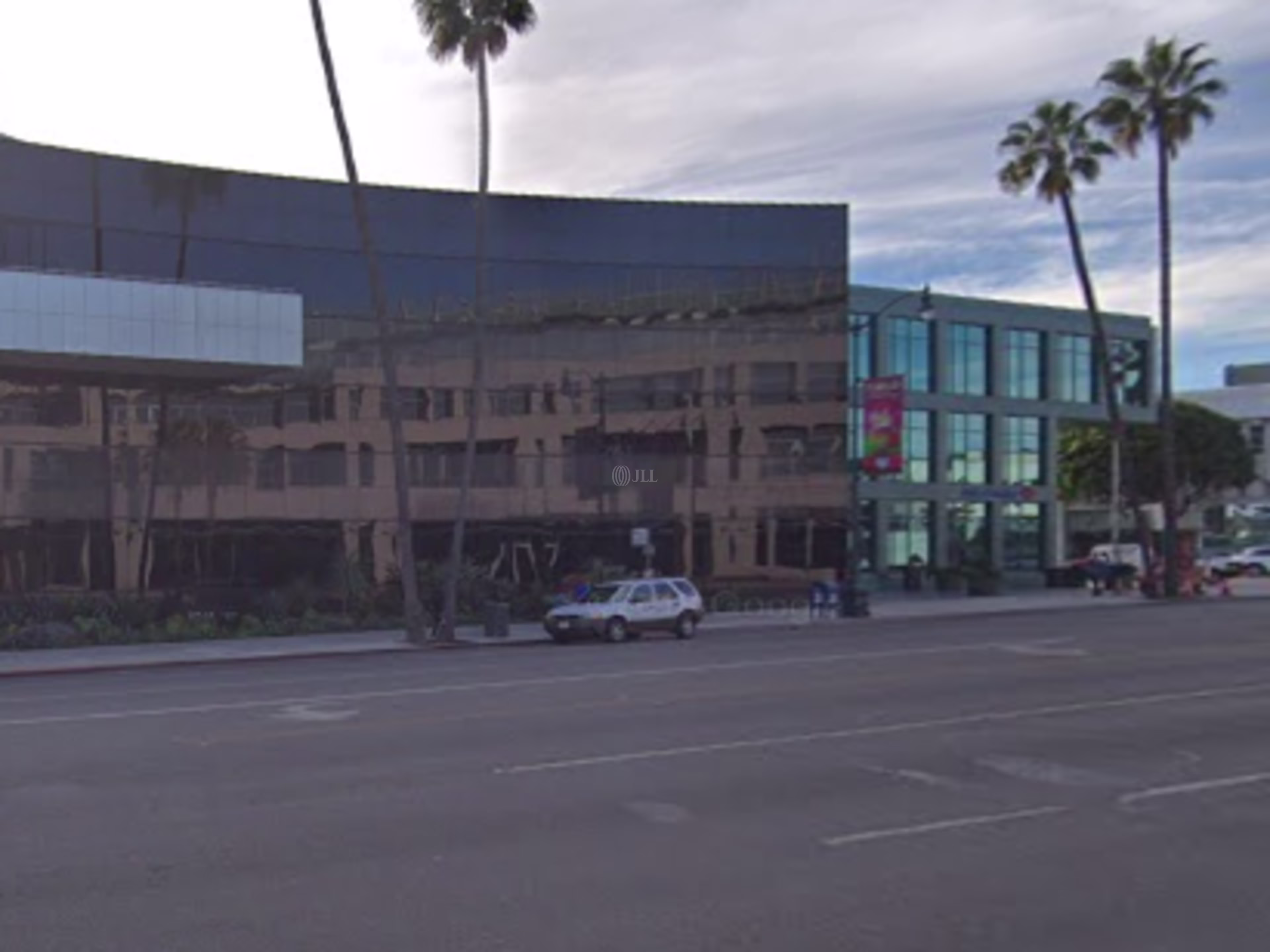 Wilshire Robertson Plaza