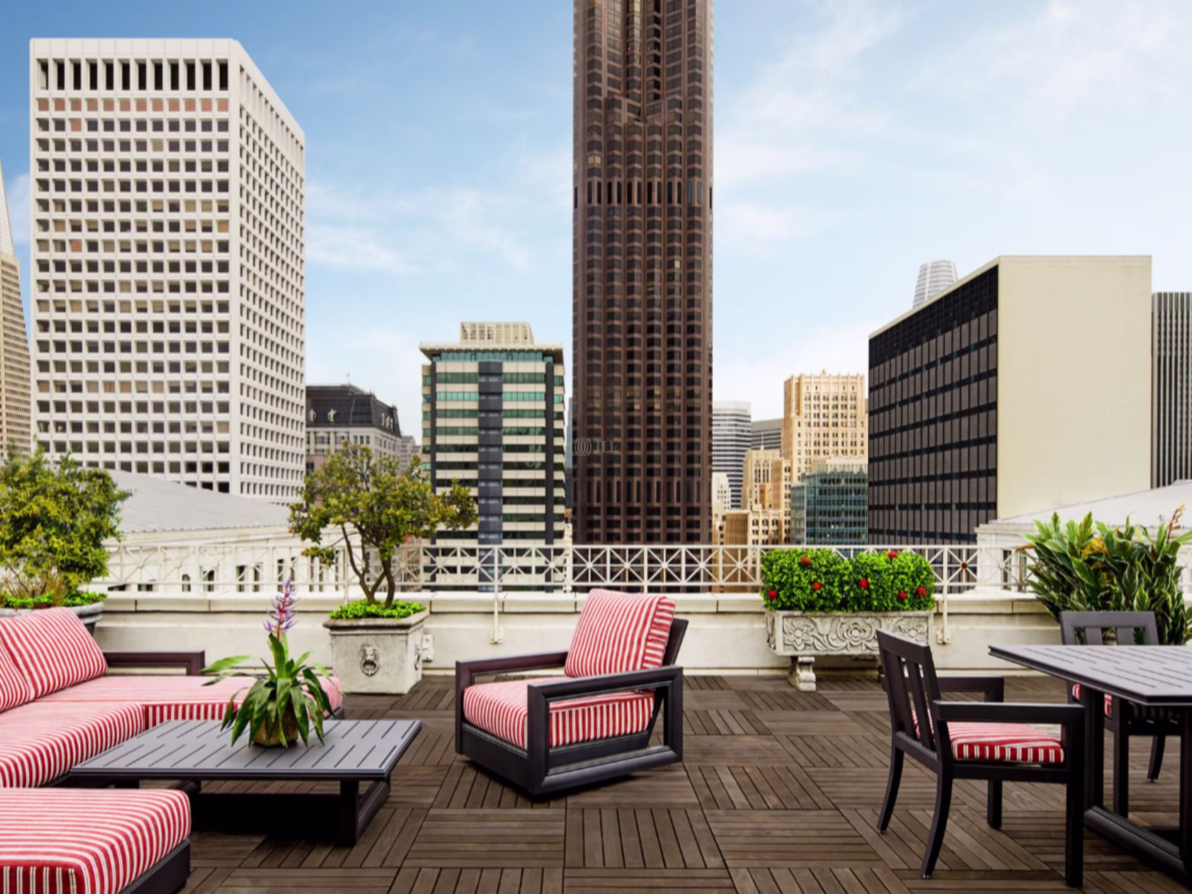 The Ritz-Carlton Hotel - Retail