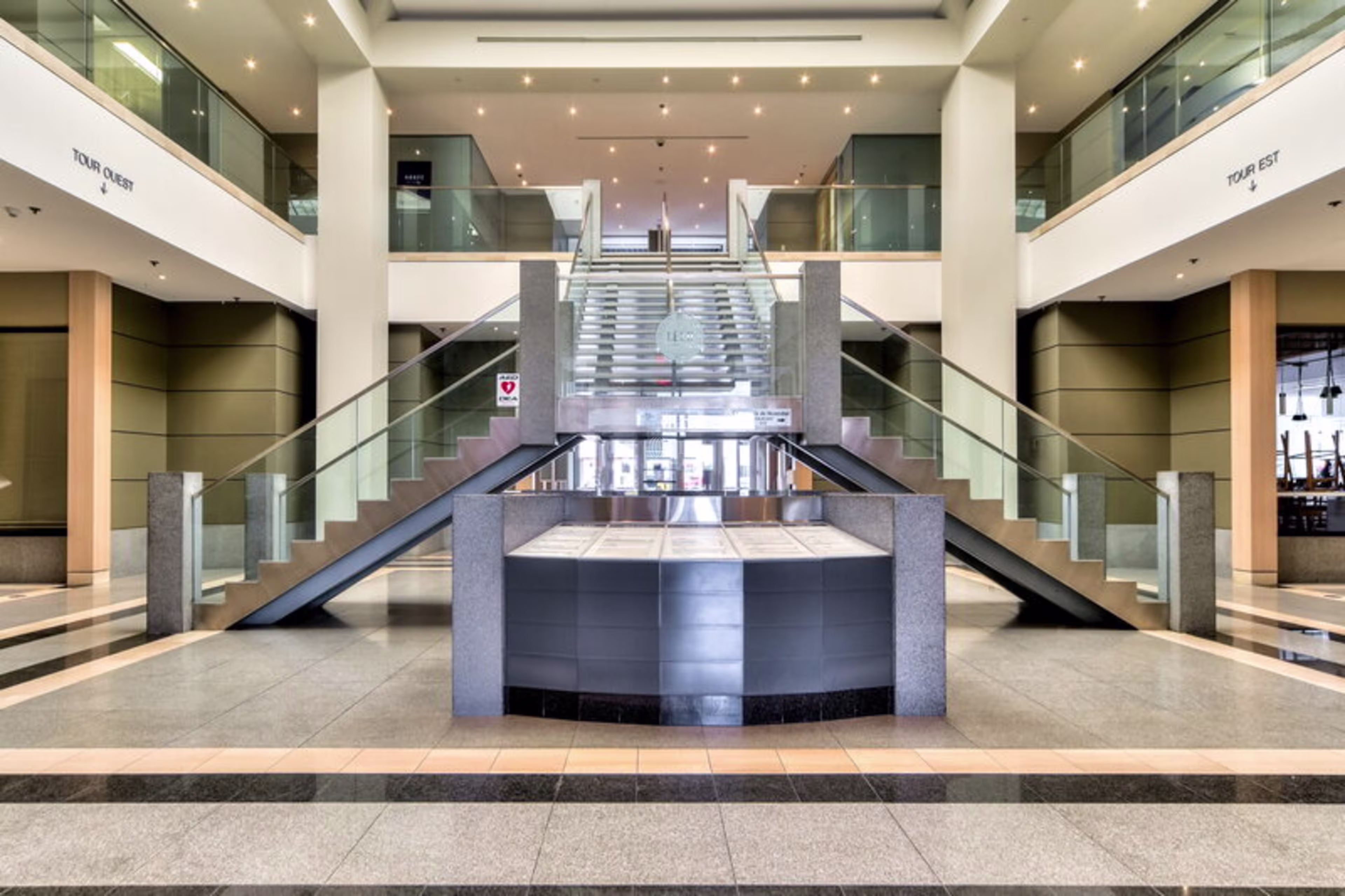 1111 Saint-Charles Street W