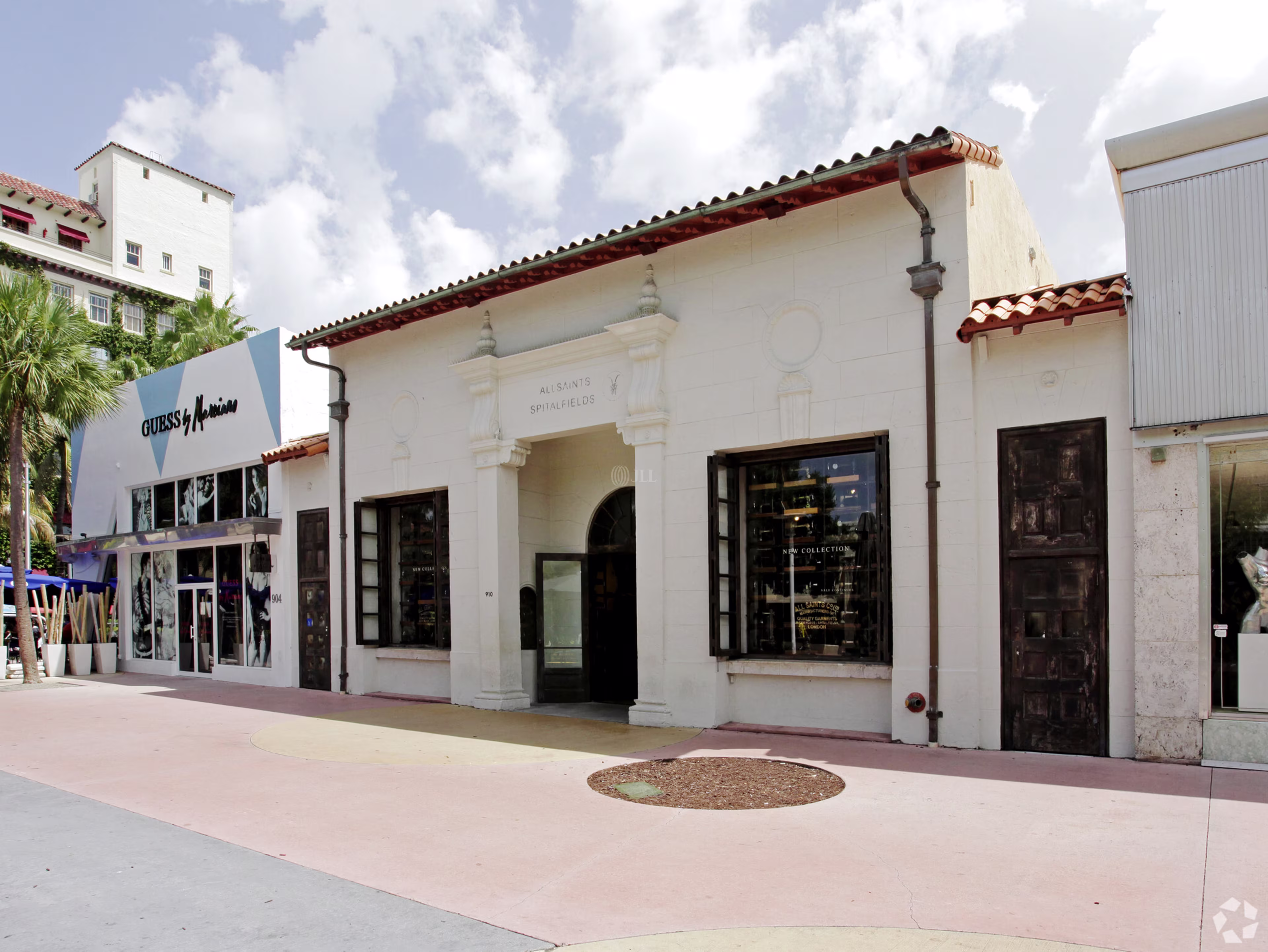 910 Lincoln Rd
