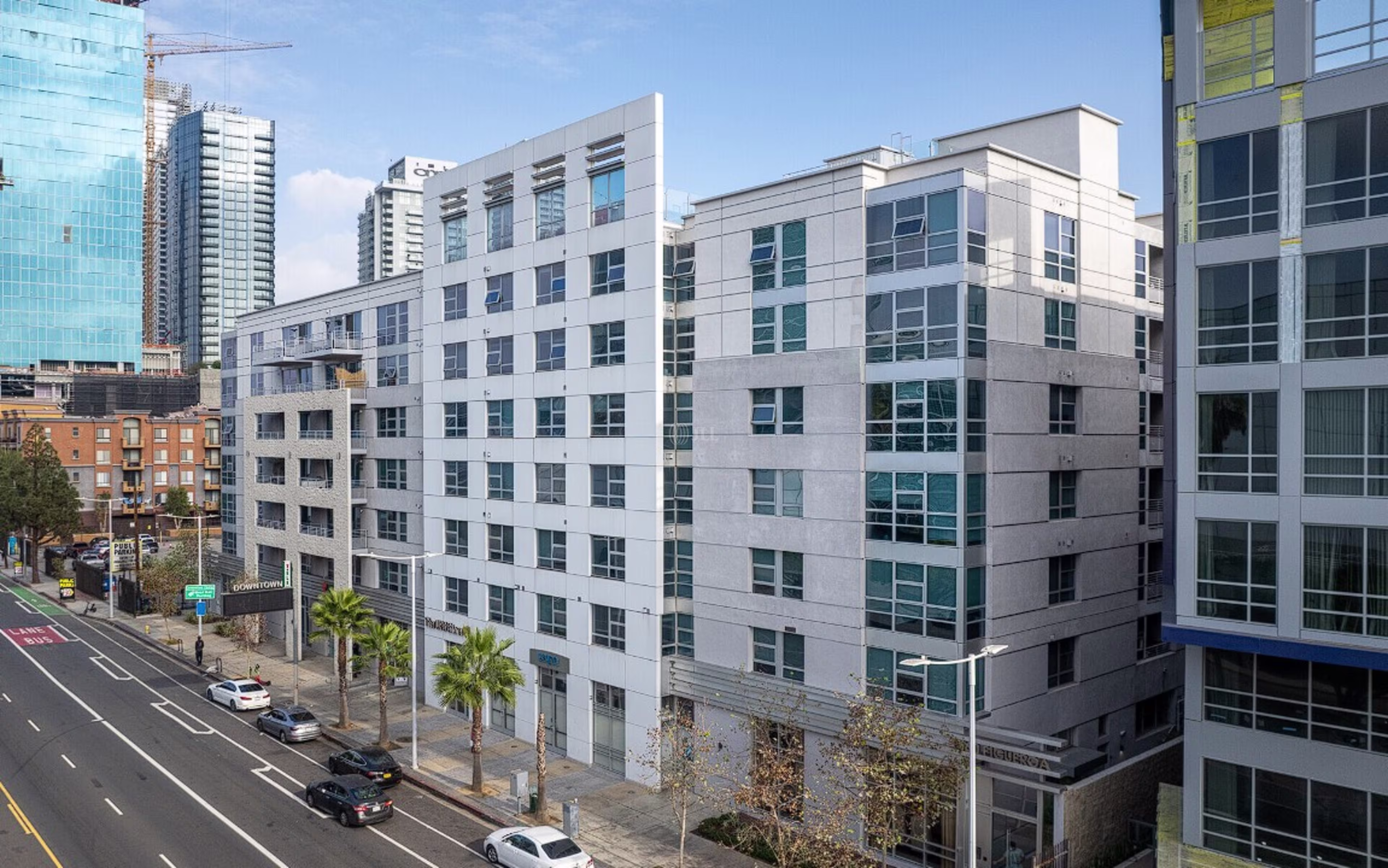 1420 S Figueroa St