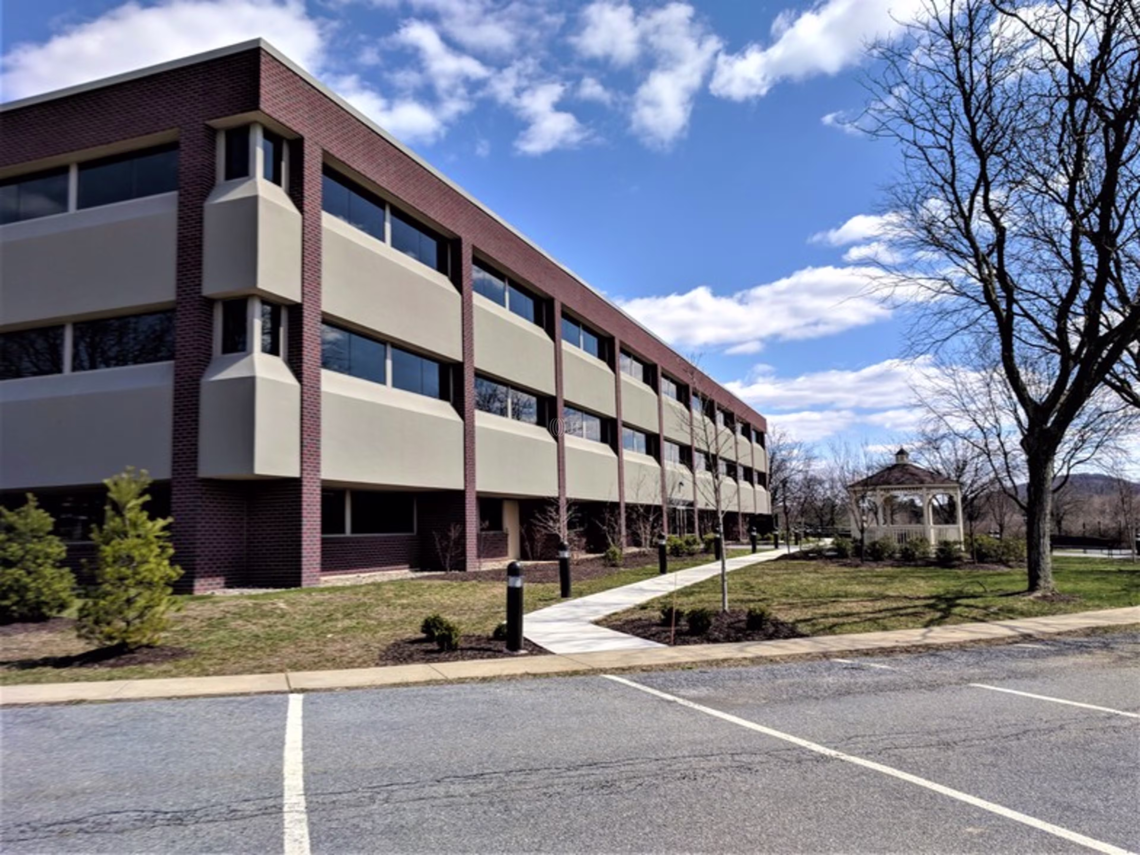 81 Highland Ave