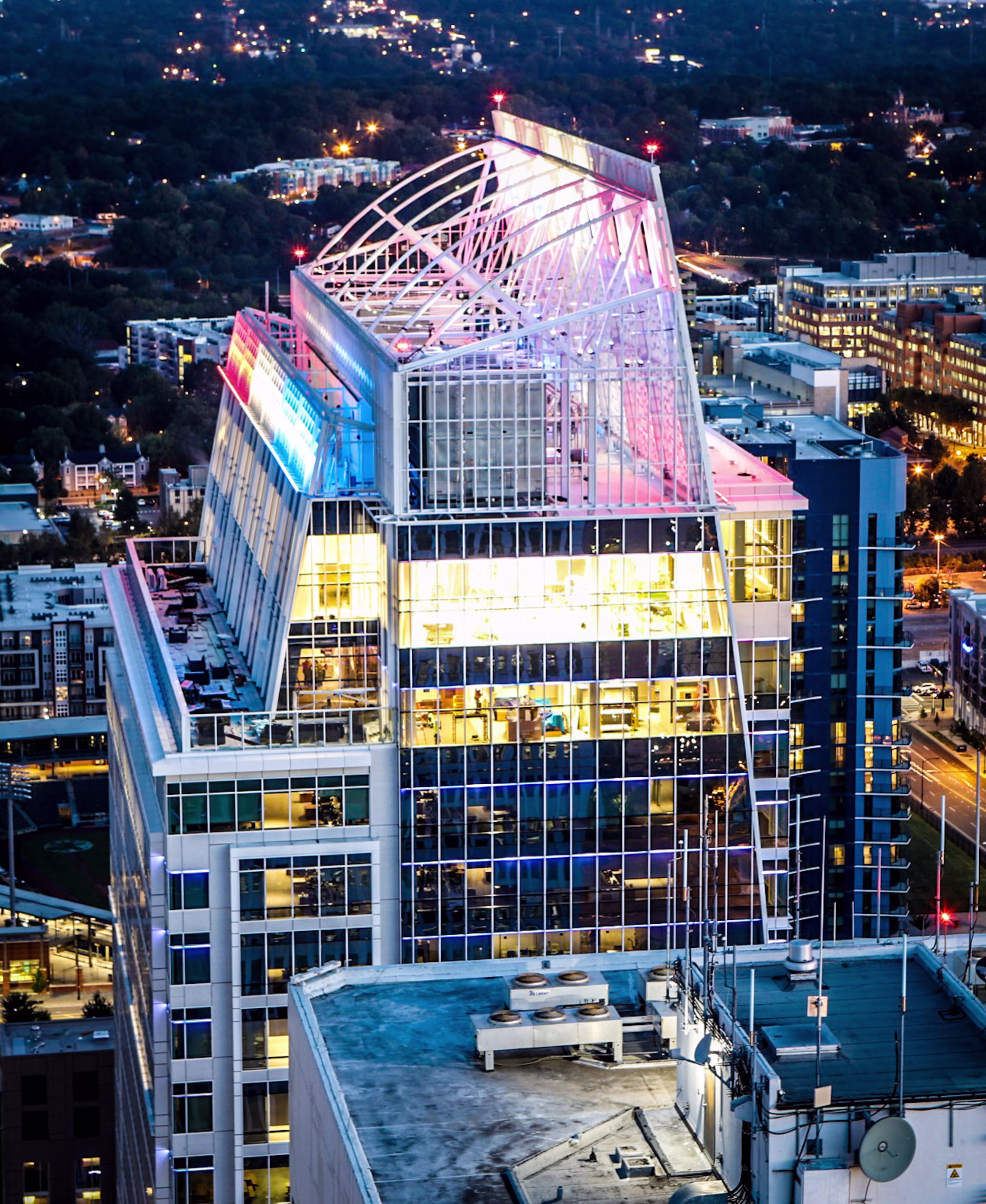 300 S Tryon St