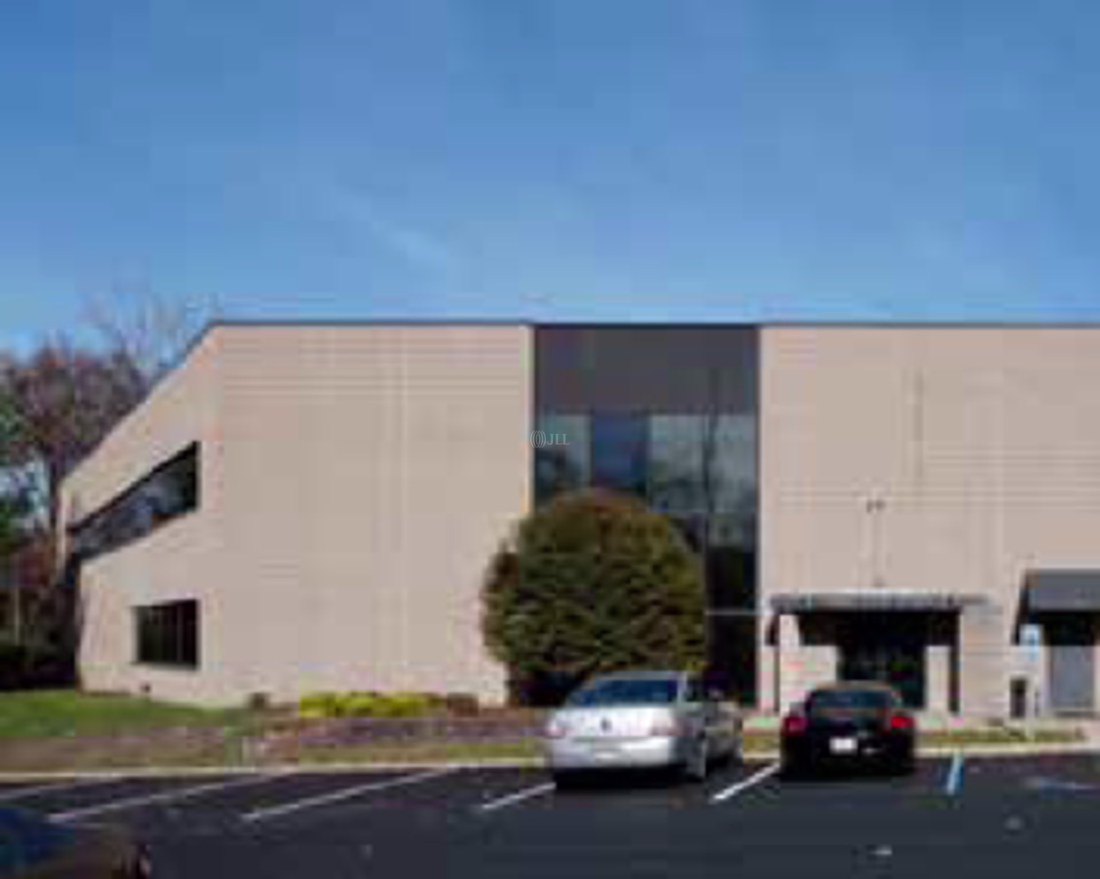 8 Vreeland Ave