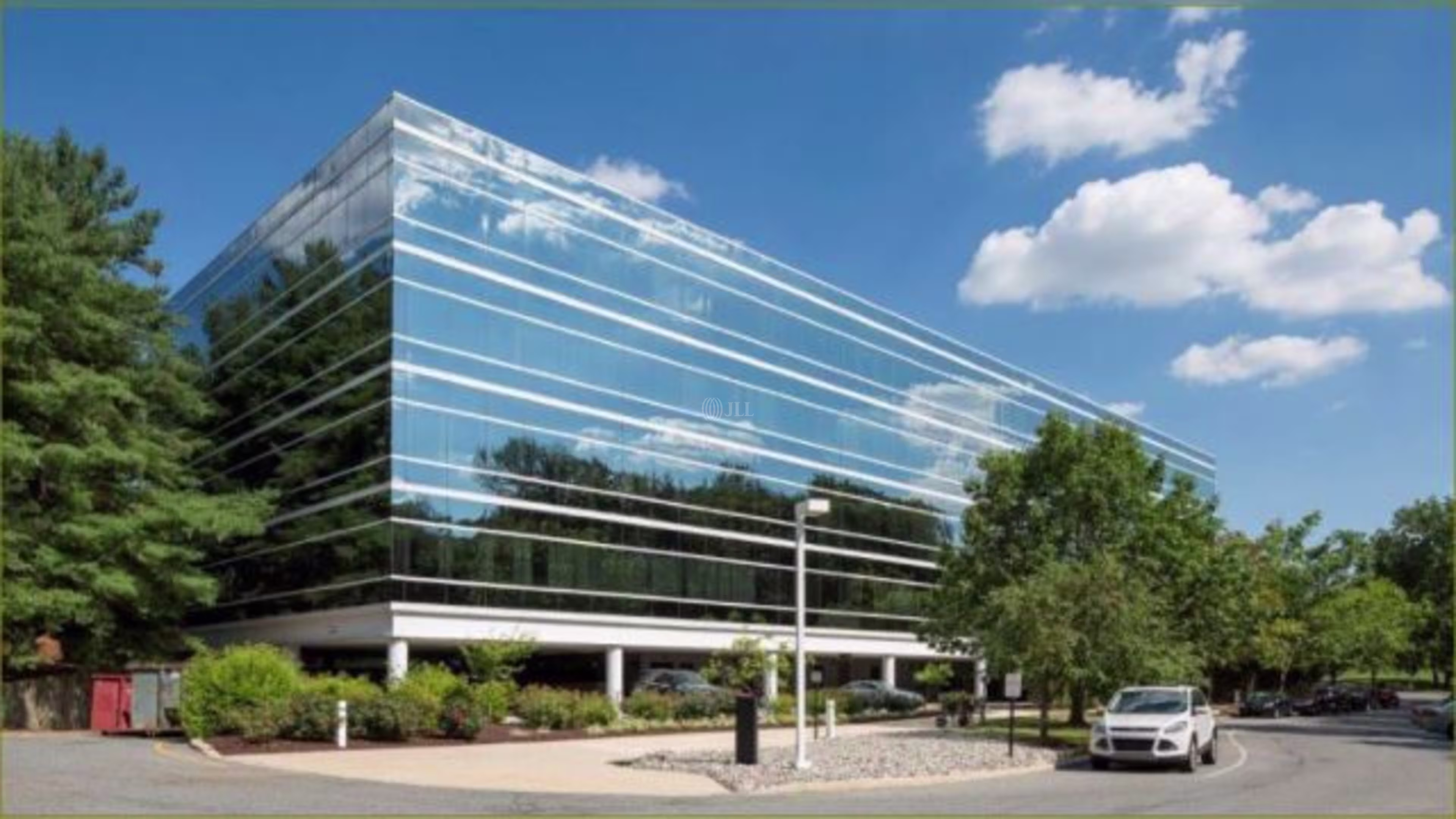 1011-1013 Centre Road