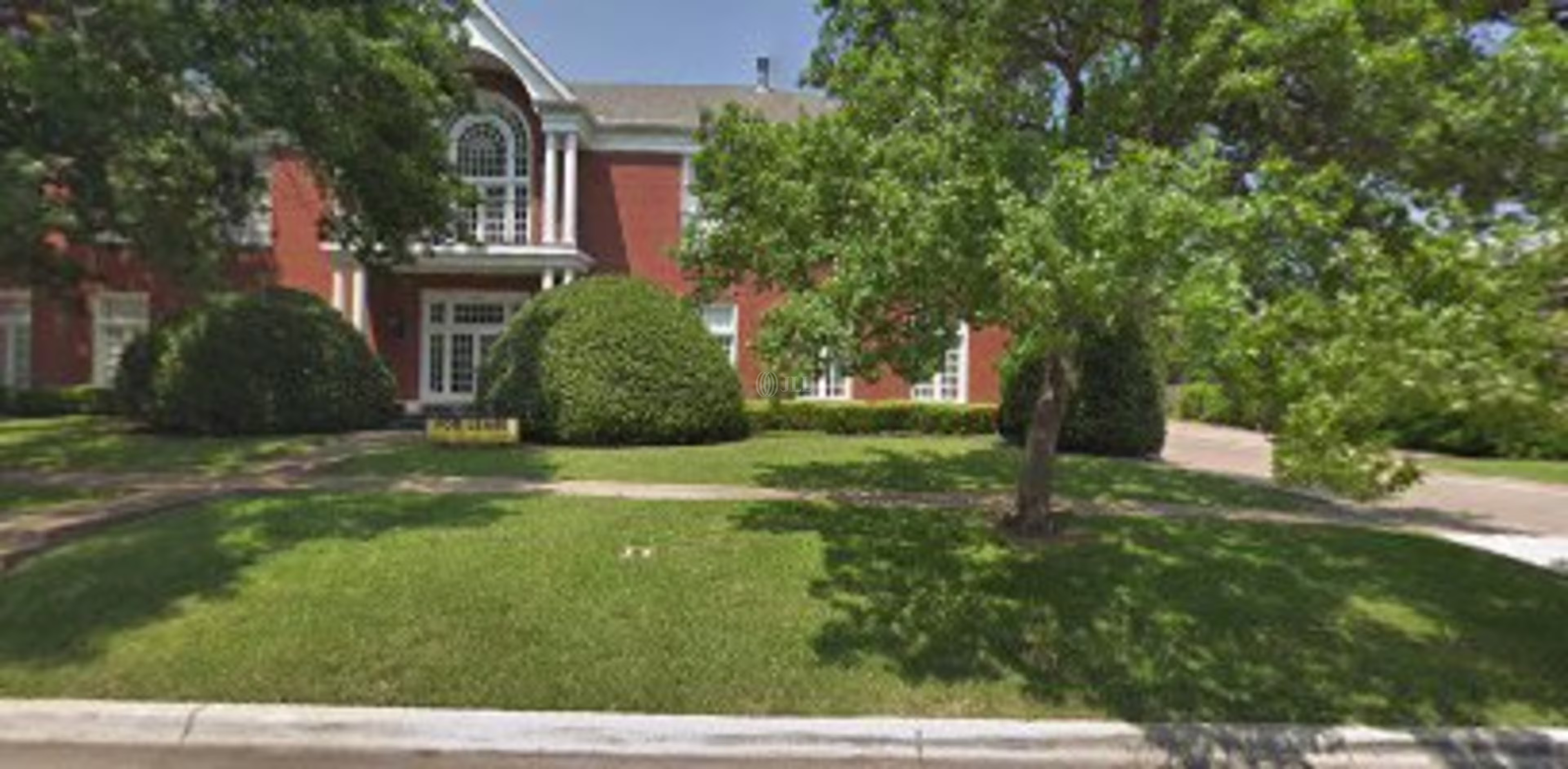 5020 Collinwood Ave