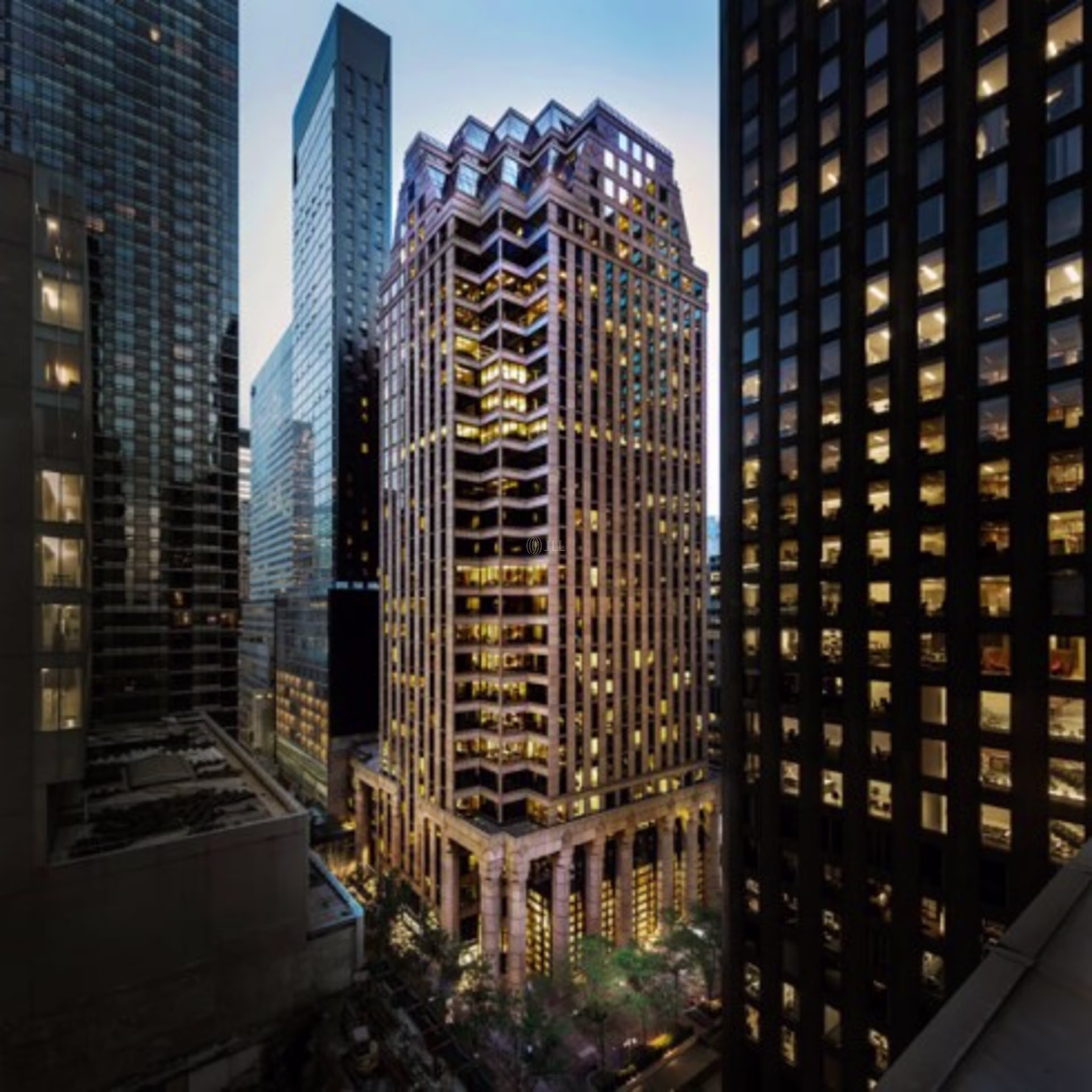 31 W 52nd St