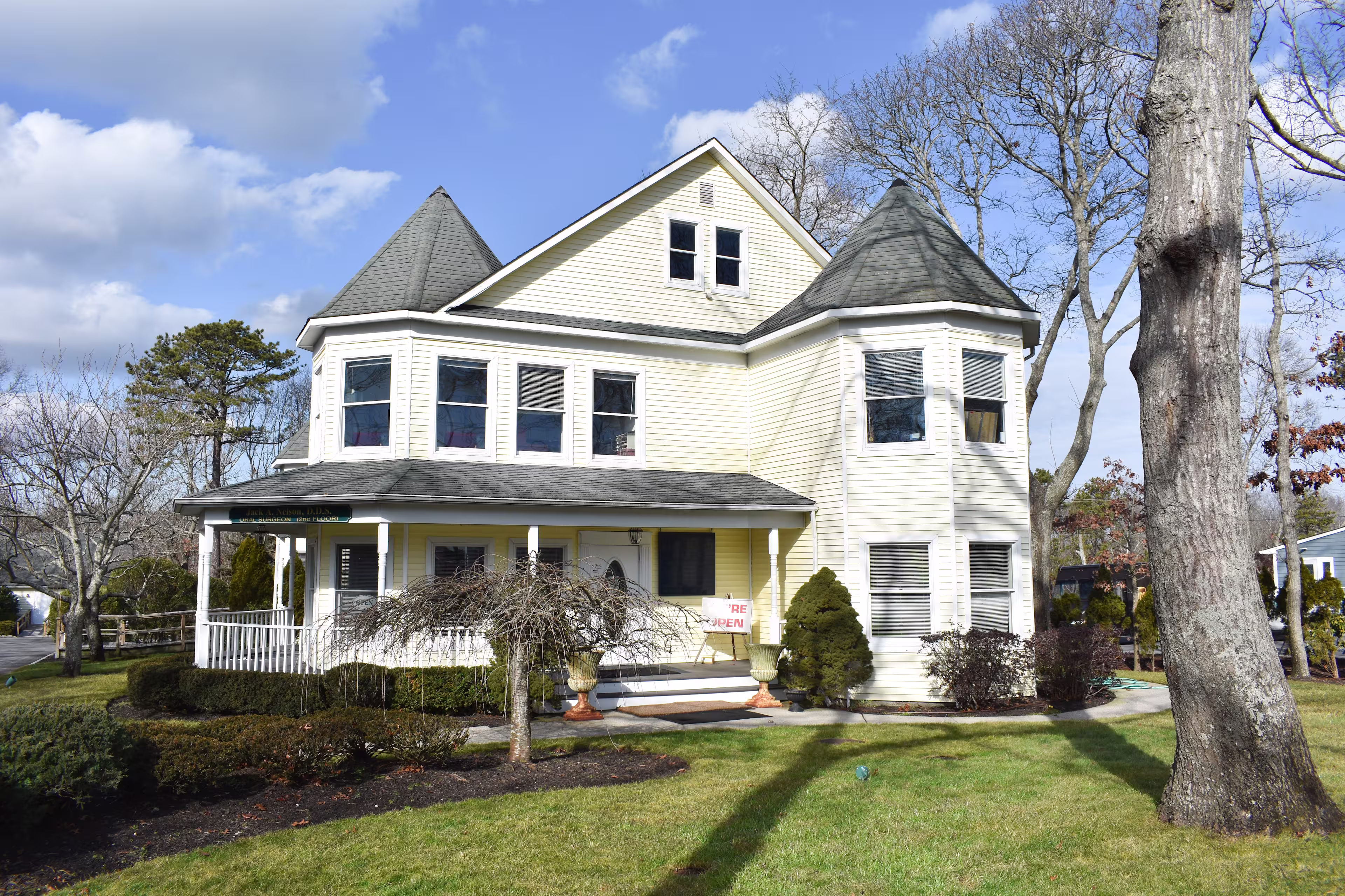 240 W Montauk Hwy