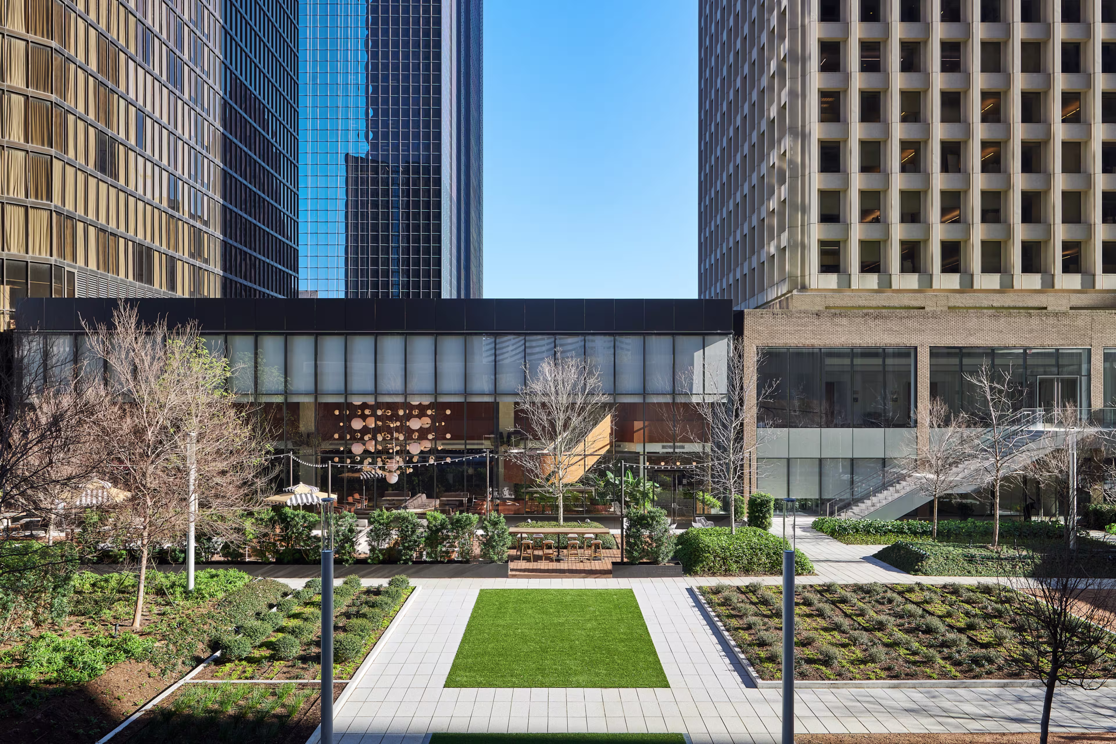 500 Dallas St