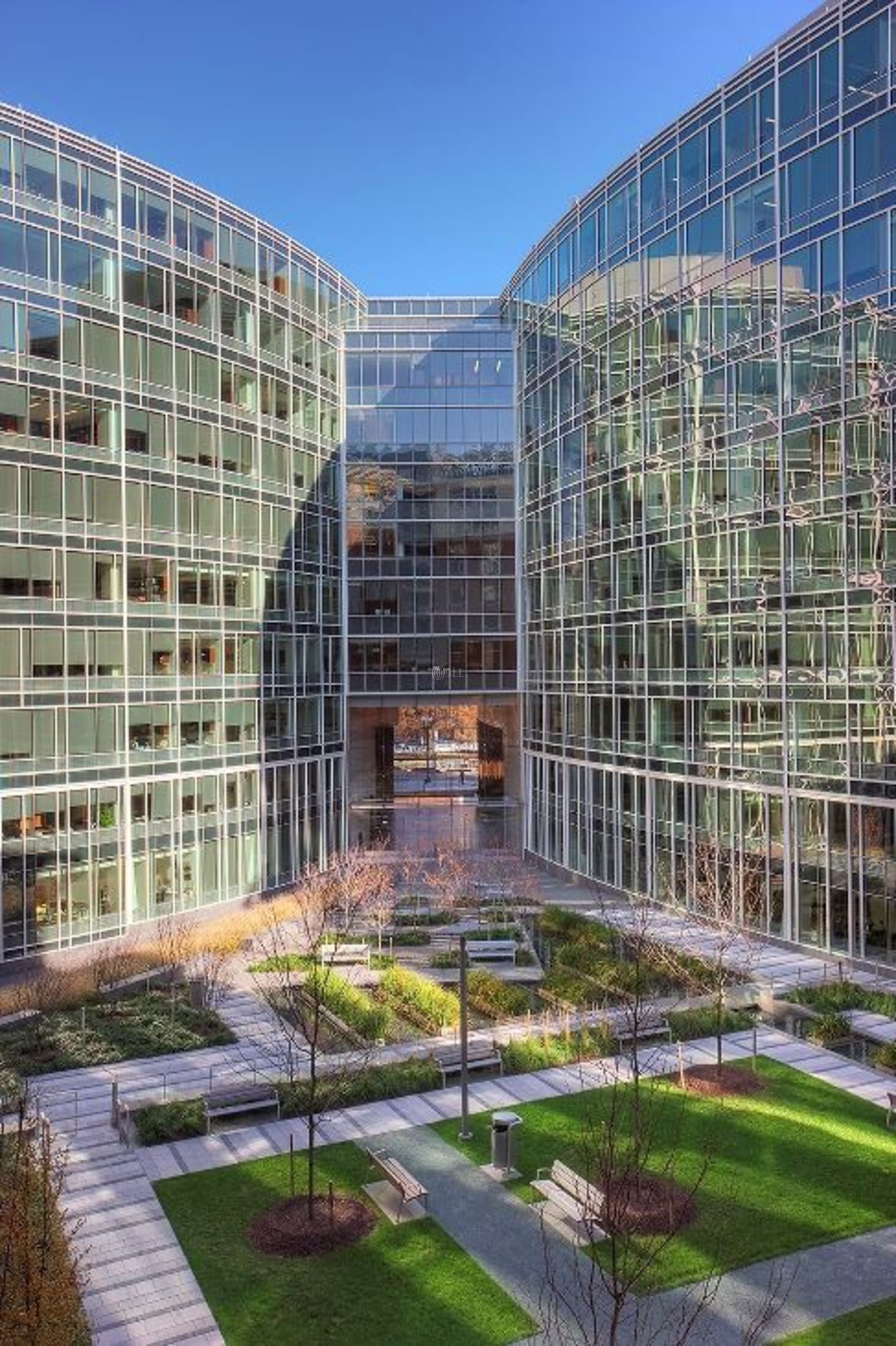 2200 Pennsylvania Ave NW