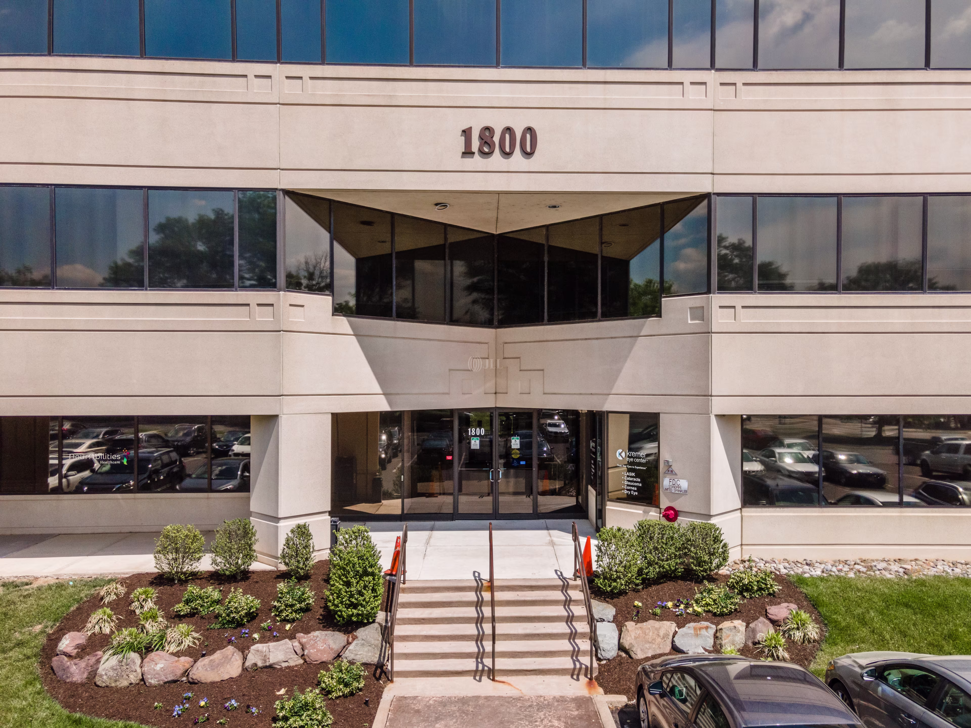 1800 Chapel Ave W