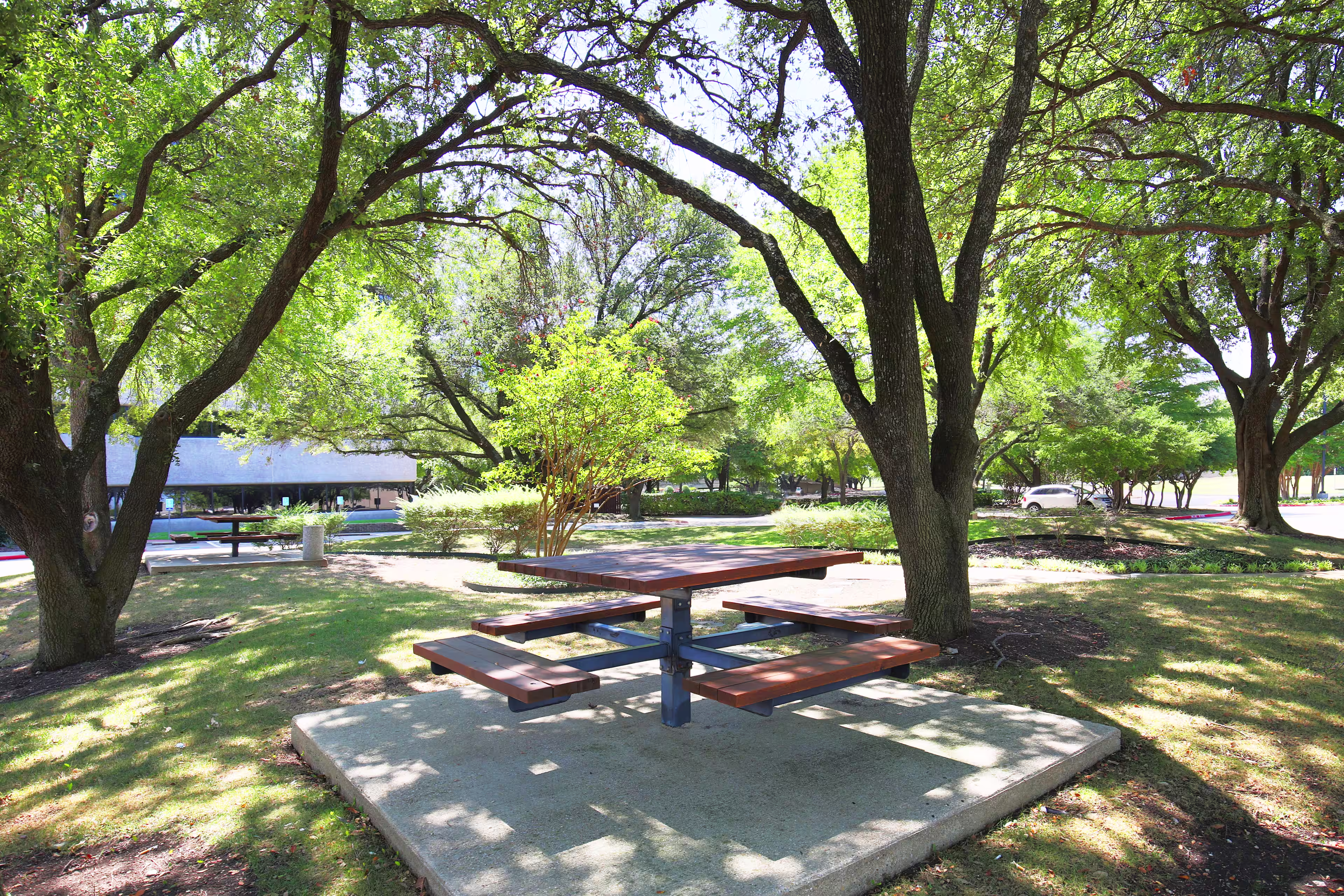 8505 Freeport Pkwy