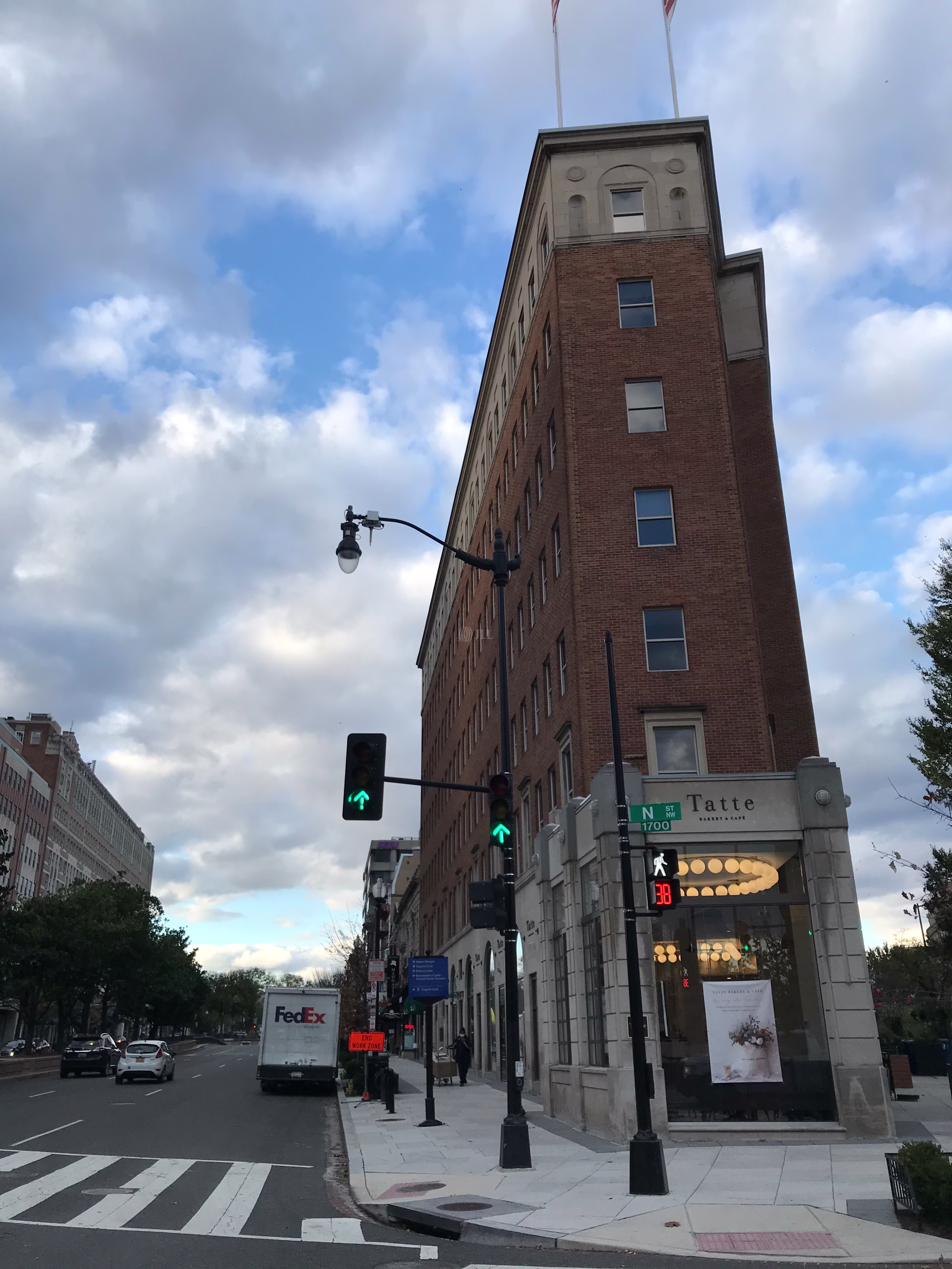 1301 Connecticut Ave NW
