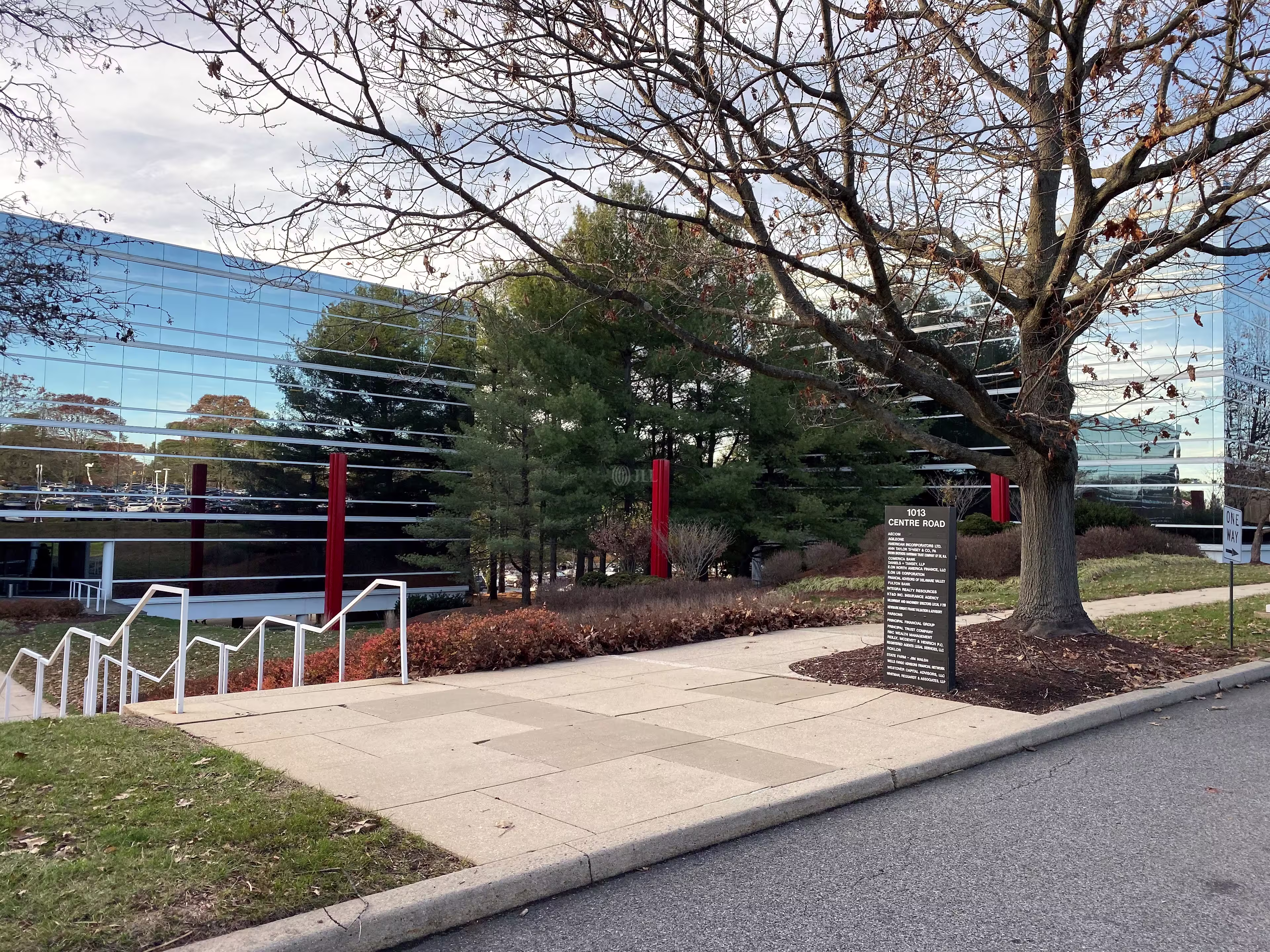 1011-1013 Centre Road