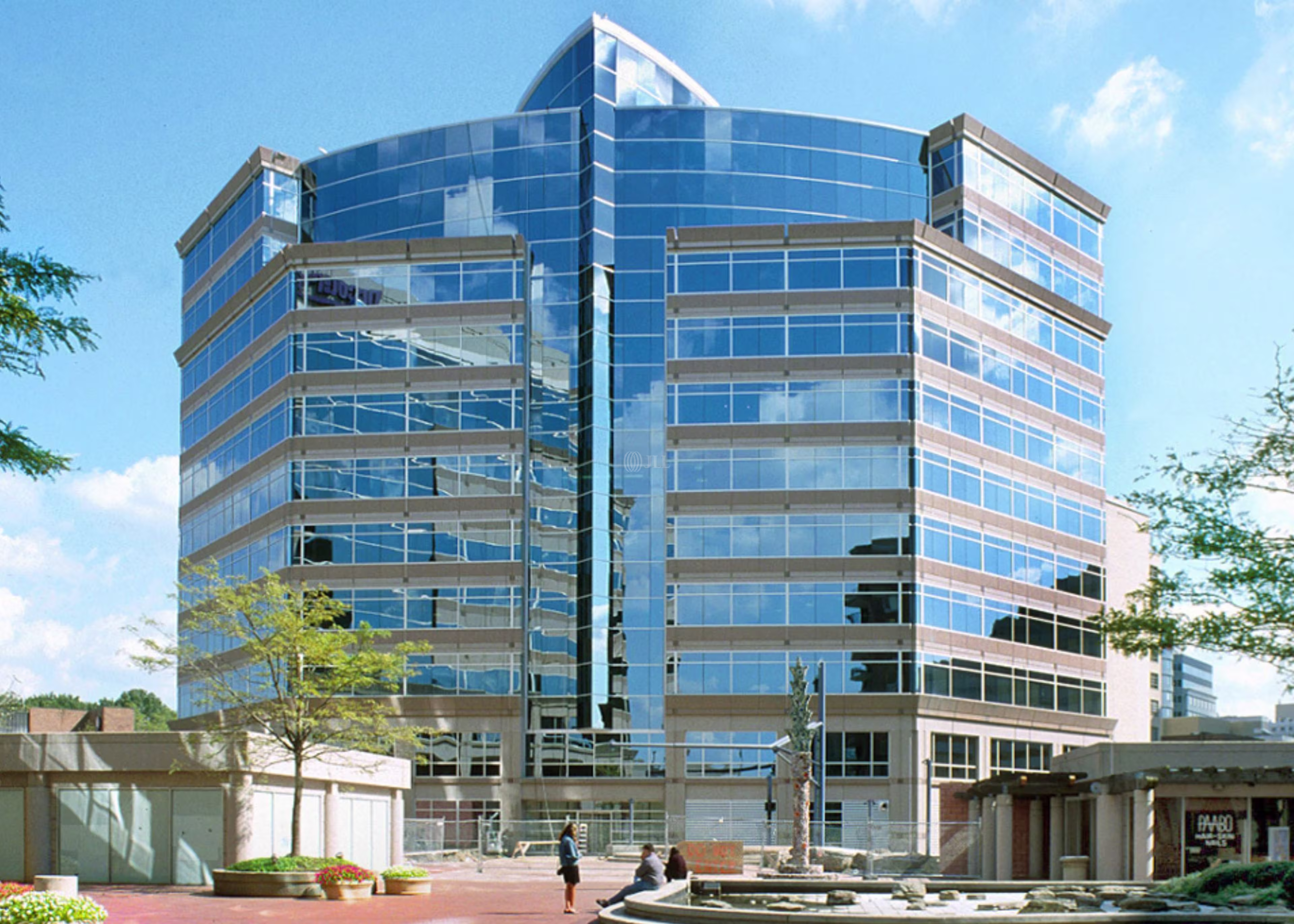 7600 Wisconsin Ave
