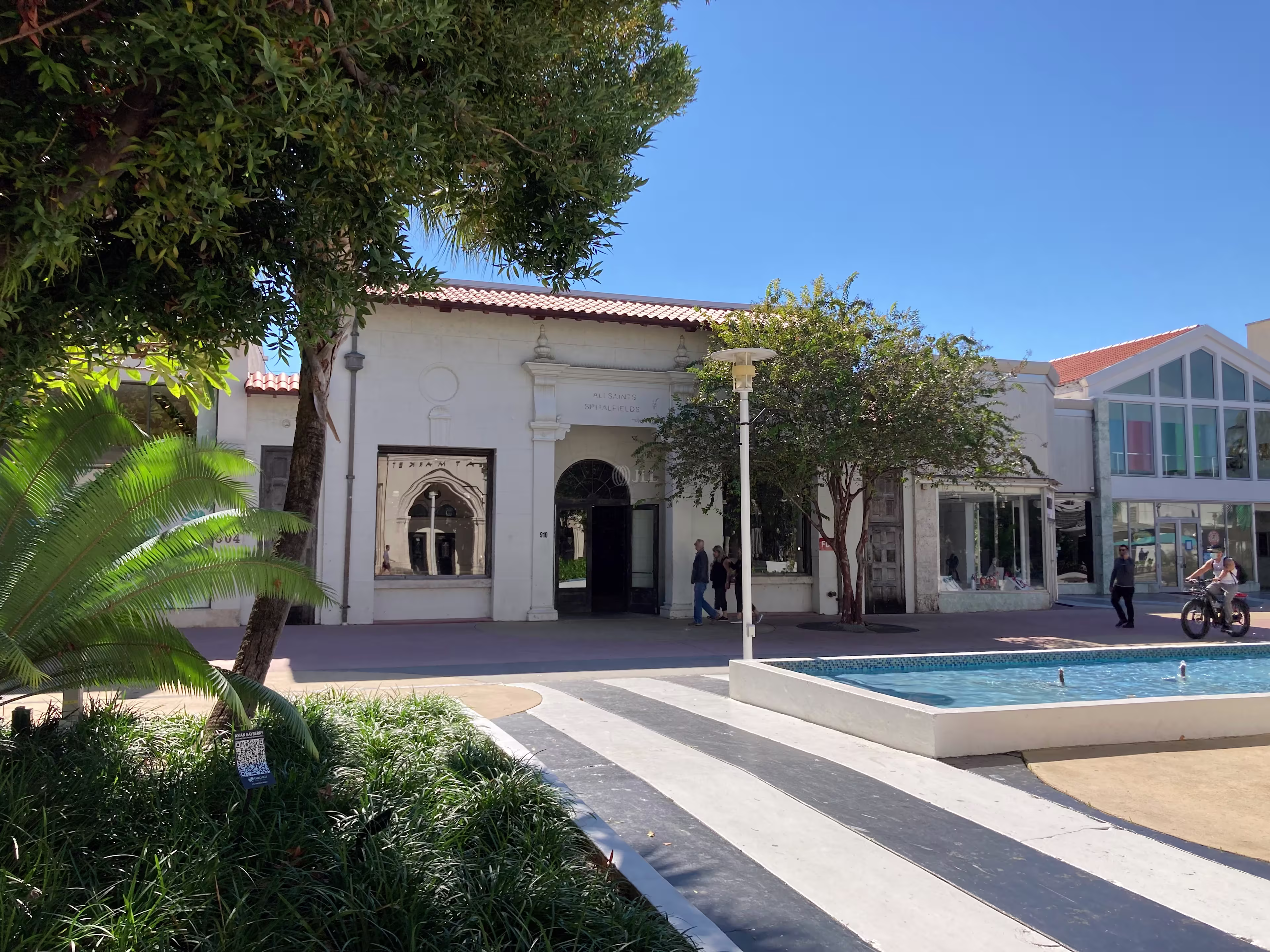 910 Lincoln Rd