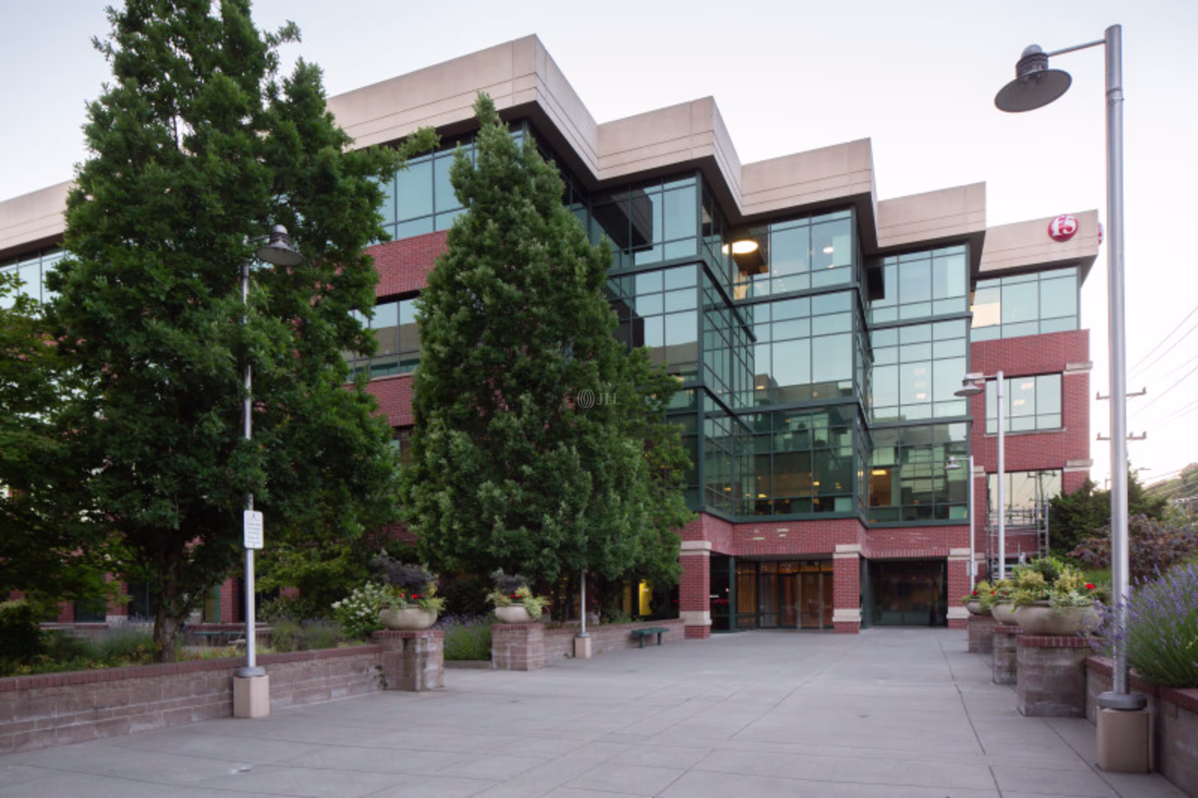 501 Elliott Ave W