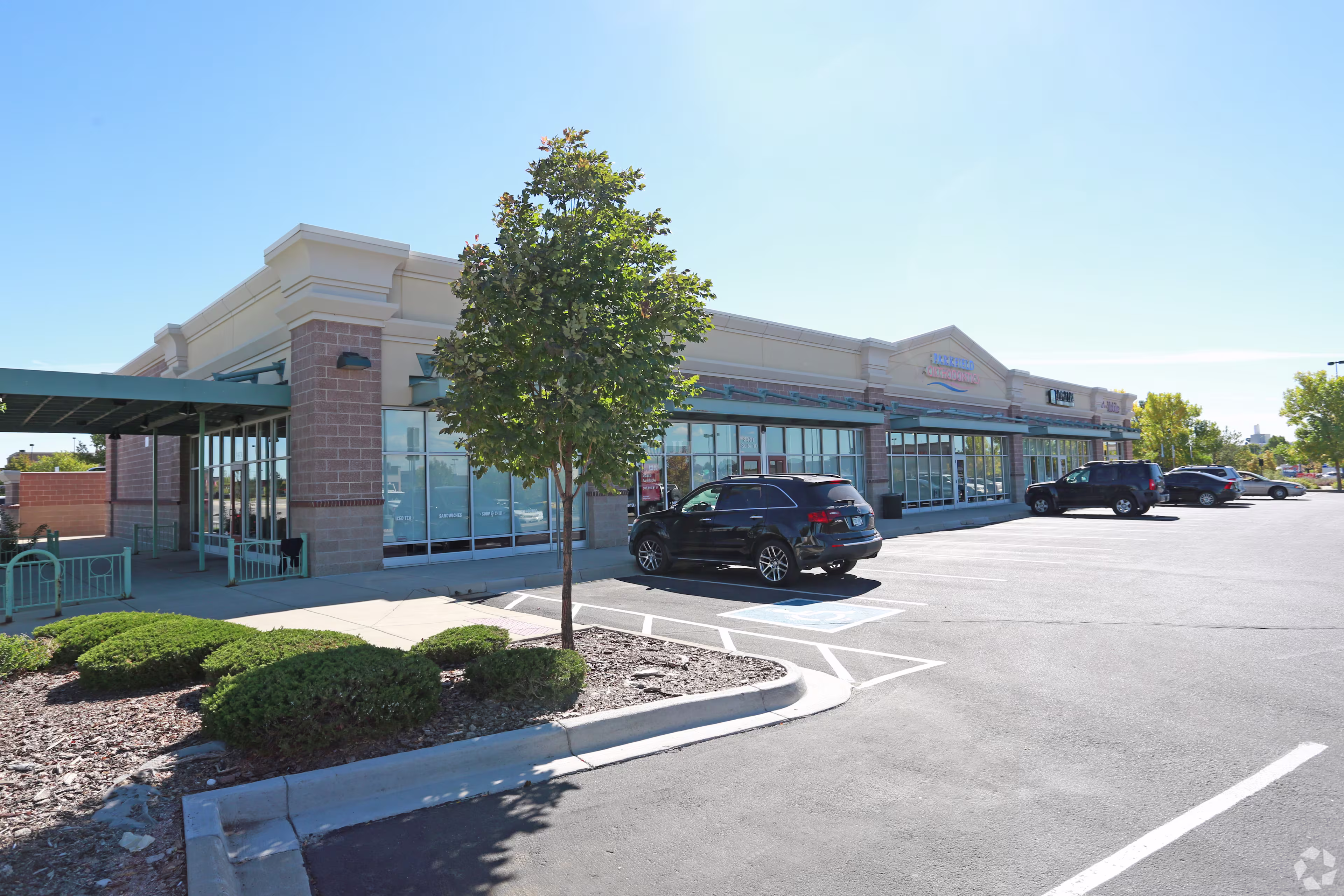 3471-3511 N Salida Ct
