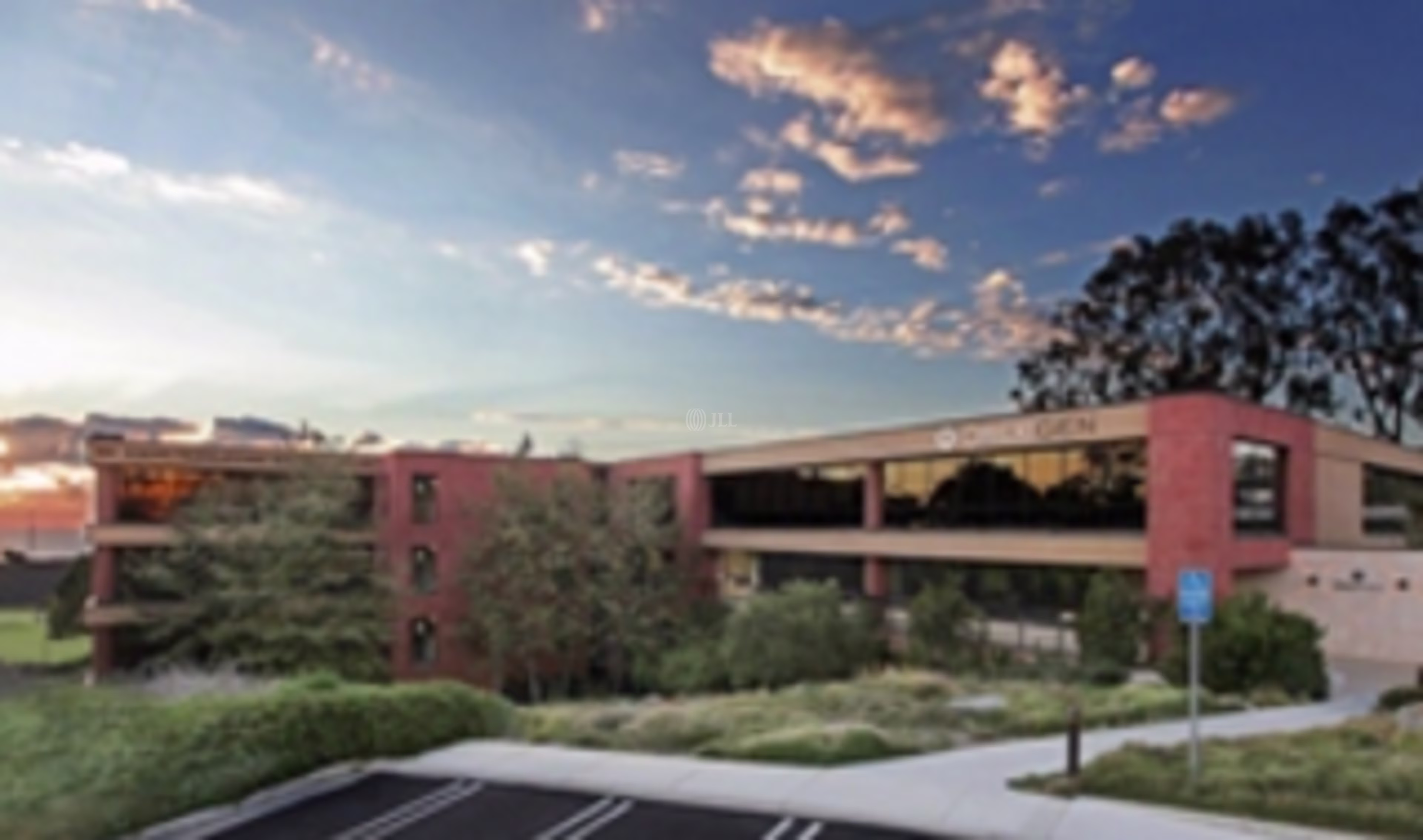 3344 N Torrey Pines Ct