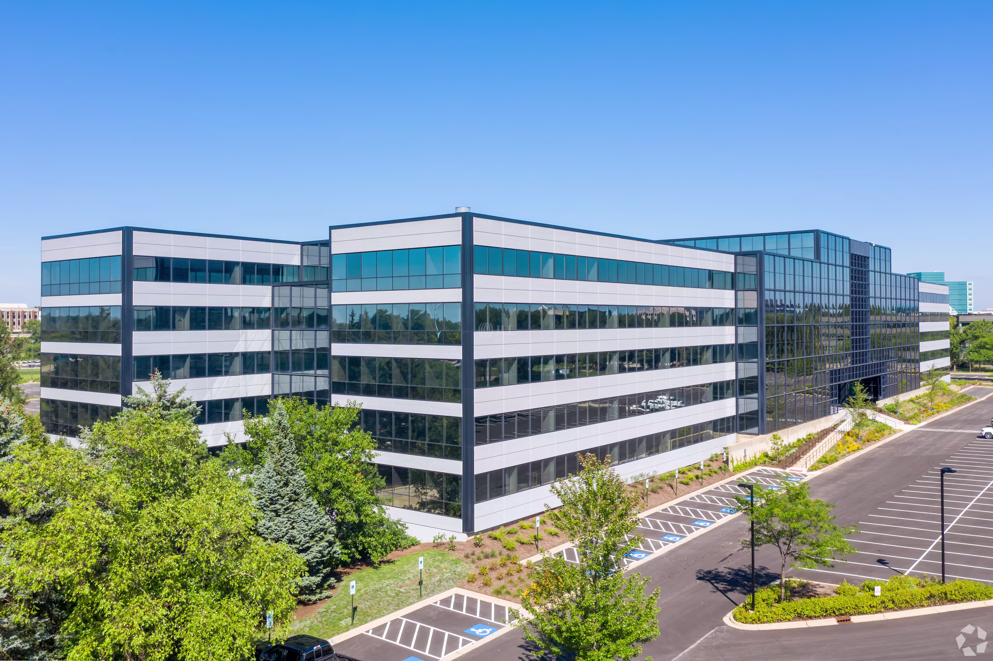 263 Shuman Blvd
