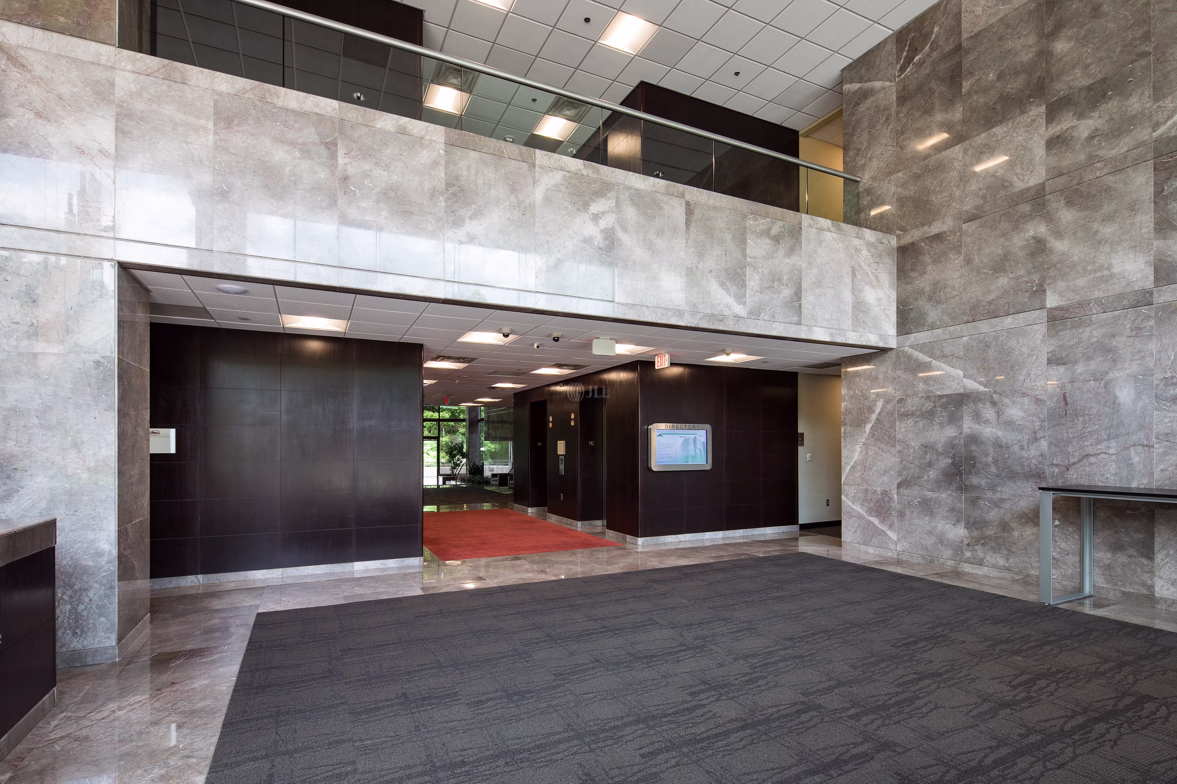 9040 Roswell Rd